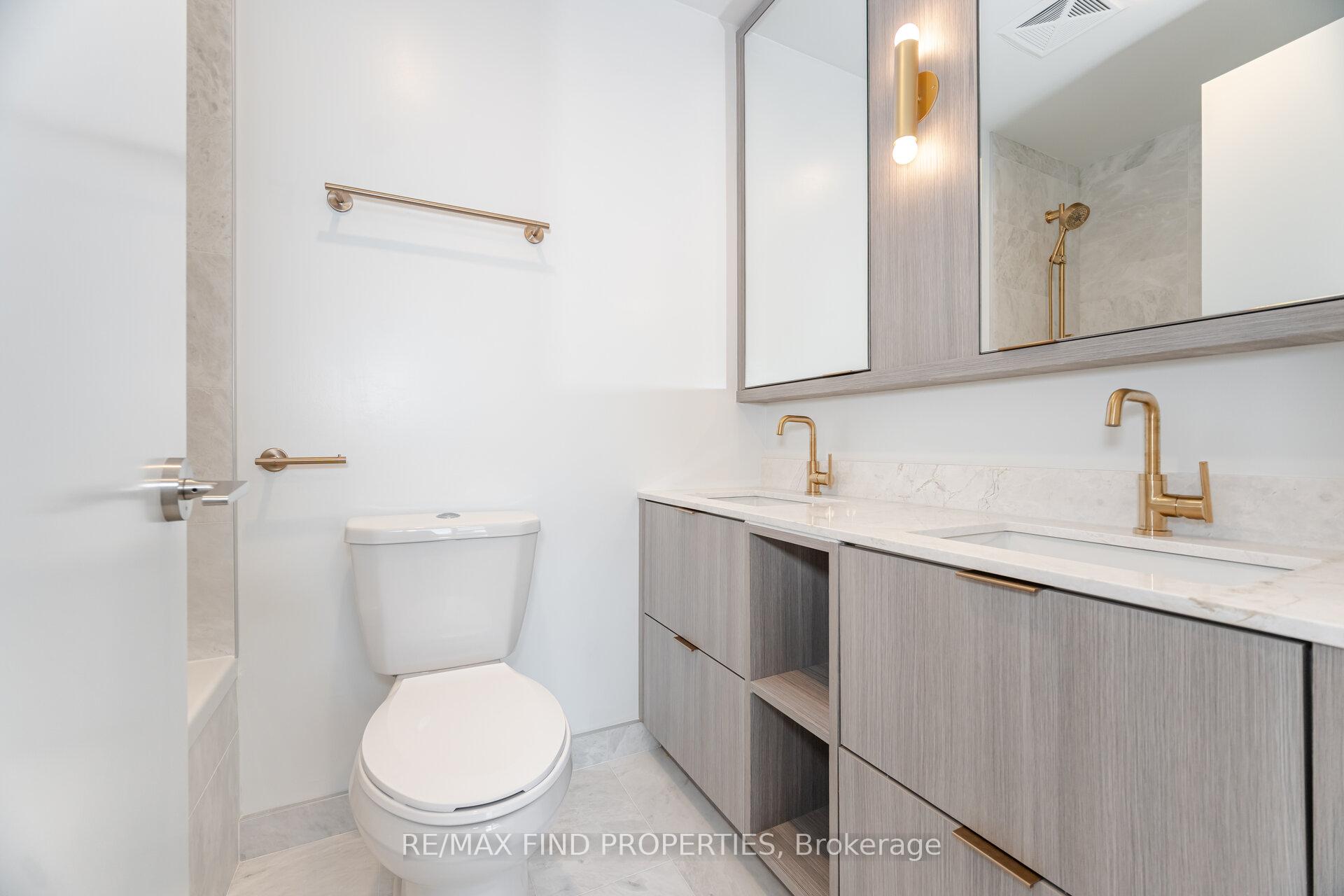Photo 25 of Unit 910, 6 Greenbriar Road, North York, Bayview Village — HOMEH