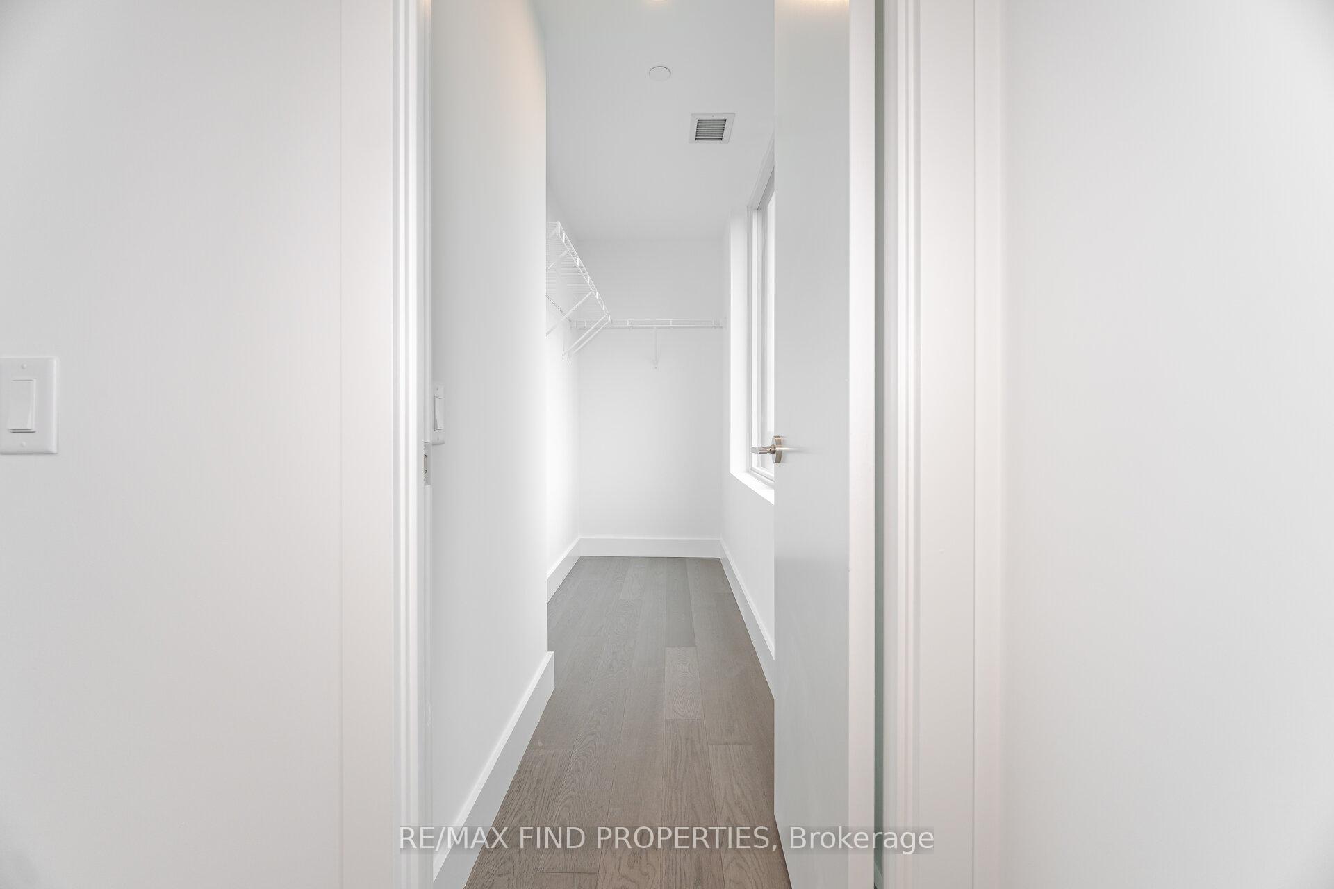 Photo 27 of Unit 910, 6 Greenbriar Road, North York, Bayview Village — HOMEH