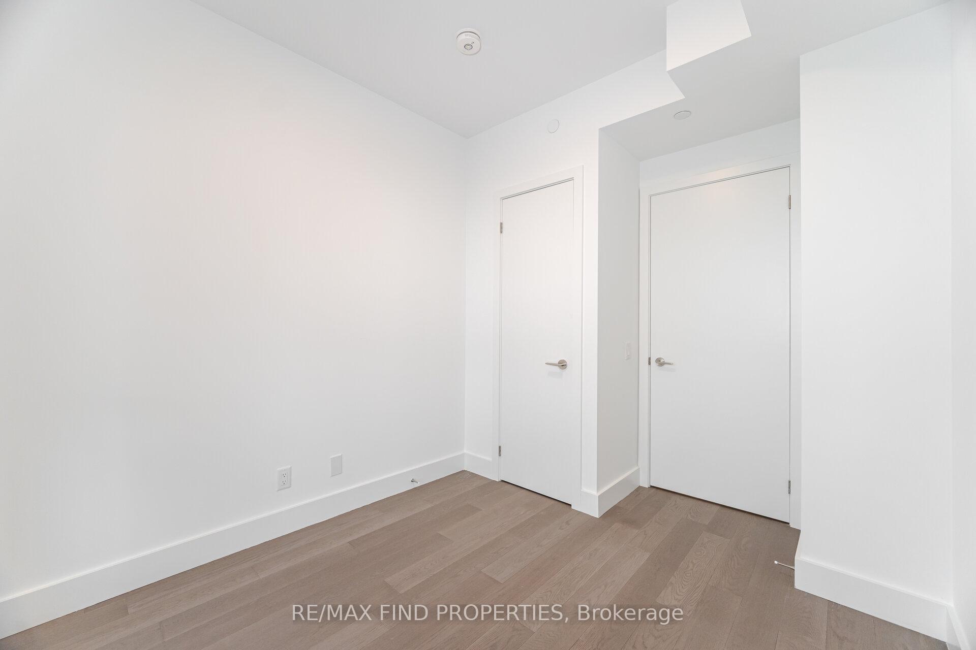 Photo 31 of Unit 910, 6 Greenbriar Road, North York, Bayview Village — HOMEH