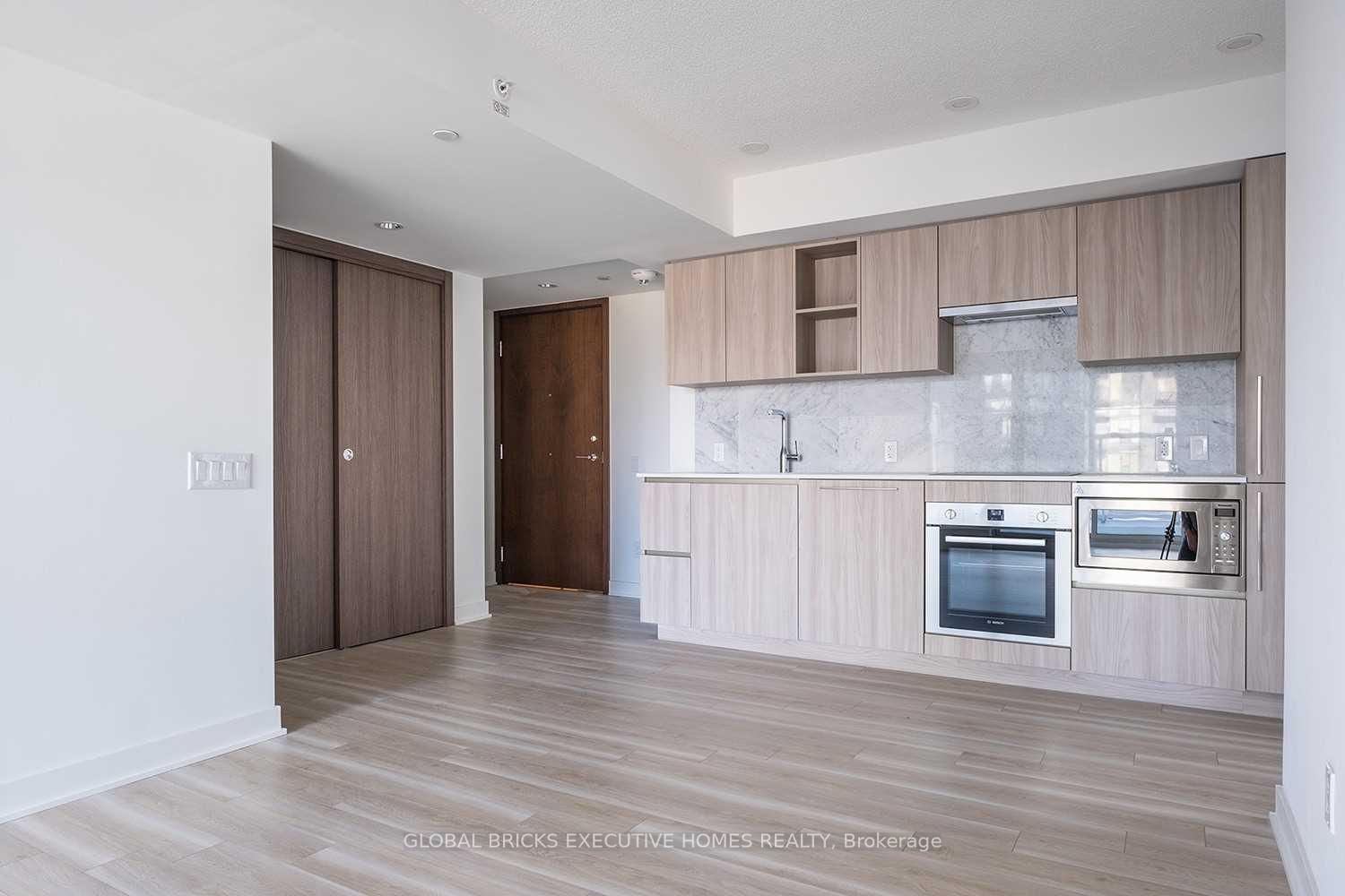 Photo 5 of Unit 2206, 17 Bathurst Street, Toronto, Waterfront Communities — HOMEH