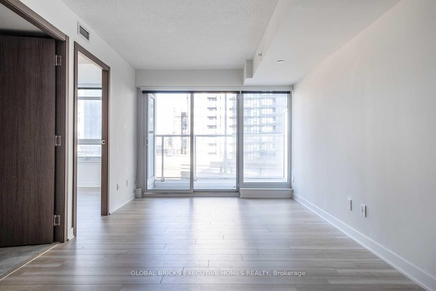 Photo 8 of Unit 2206, 17 Bathurst Street, Toronto, Waterfront Communities — HOMEH