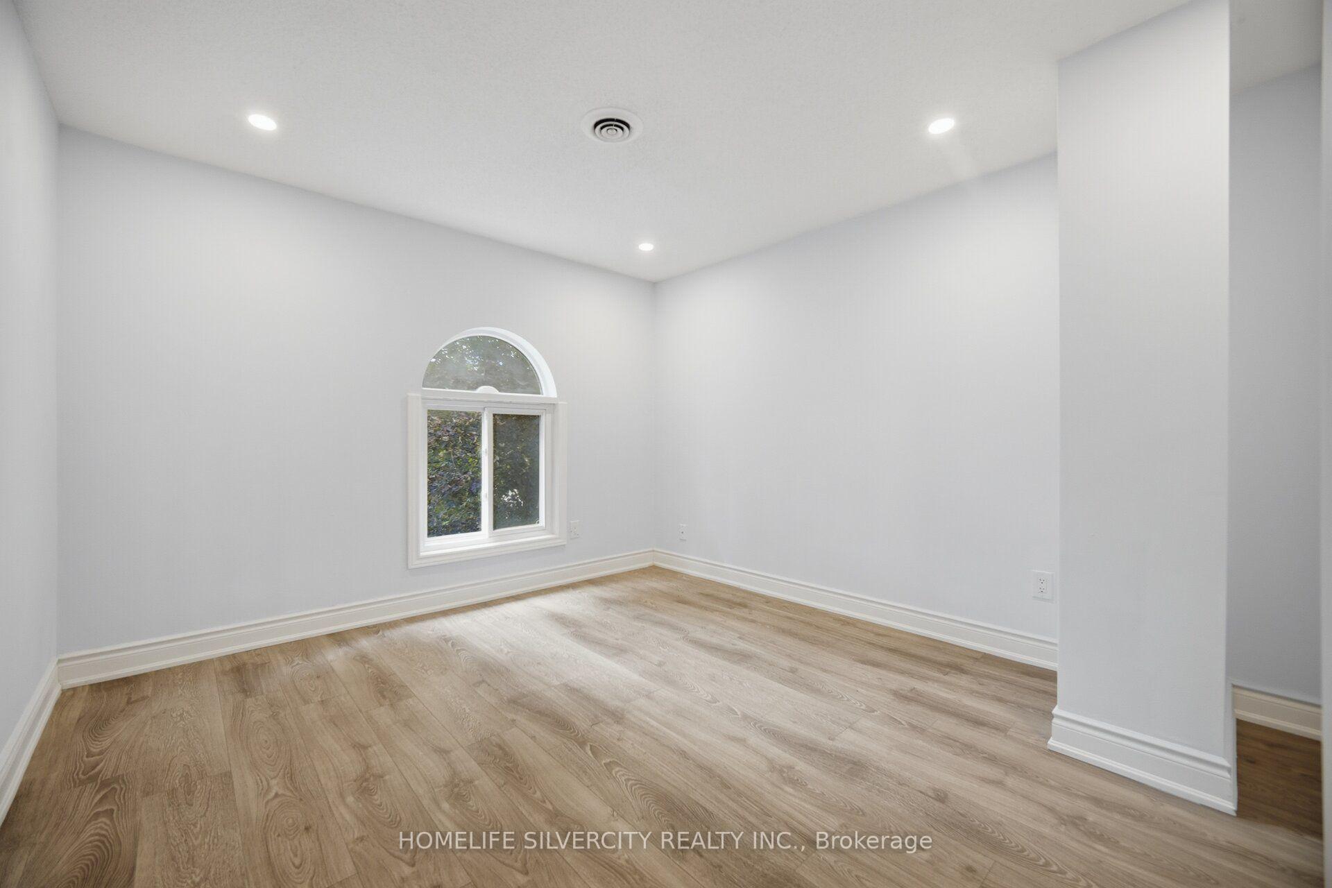 Photo 12 of 731 Elgin Street N, Cambridge, Greenway-Chaplin — HOMEH