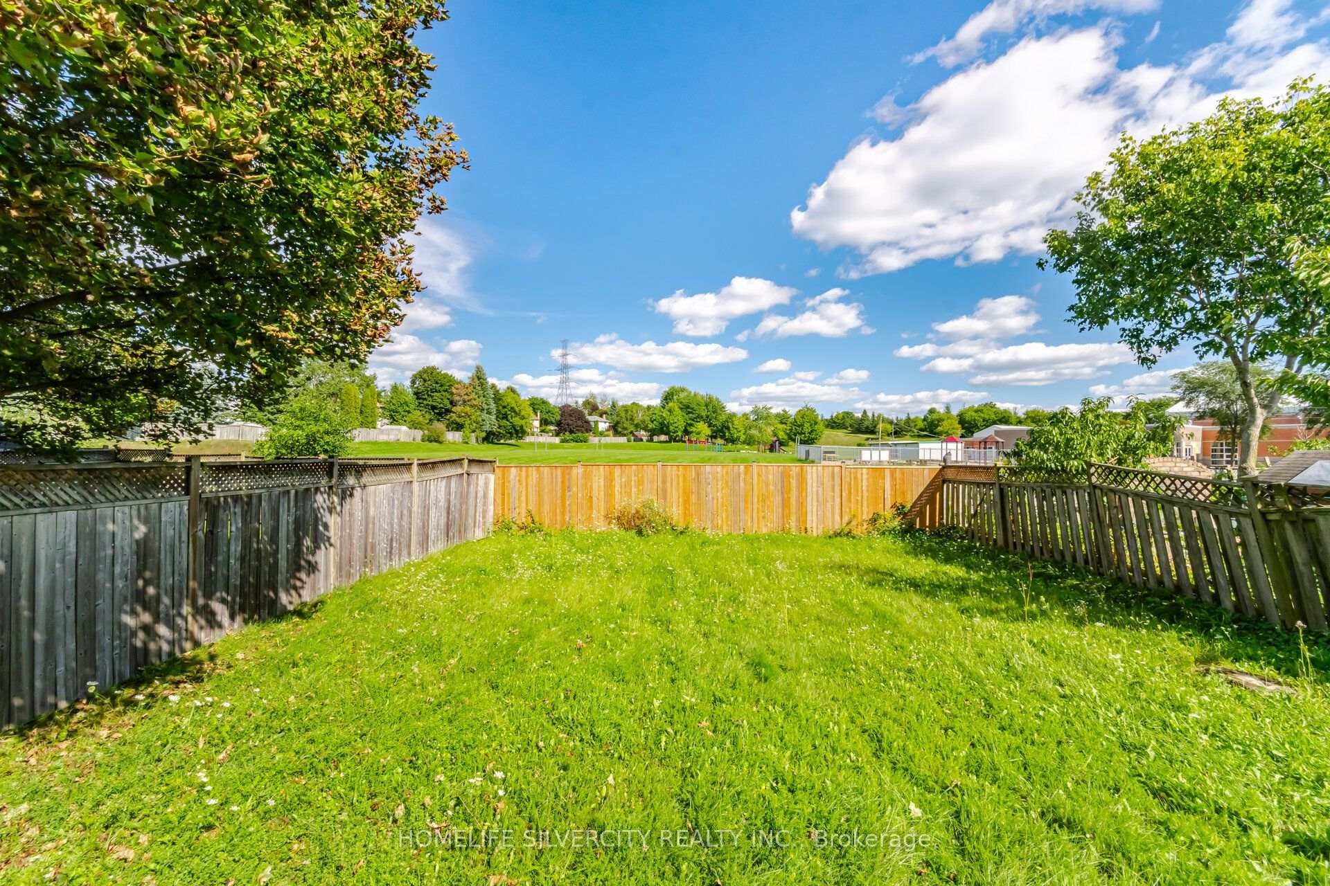 Photo 17 of 731 Elgin Street N, Cambridge, Greenway-Chaplin — HOMEH