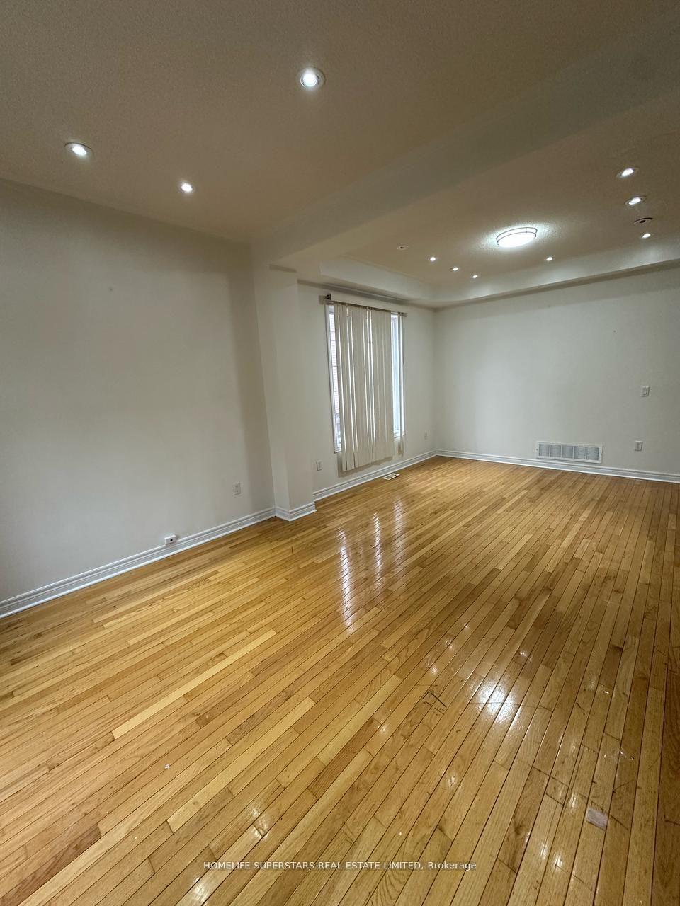Photo 3 of 41 Thorndale Road, Brampton, Bram East — HOMEH