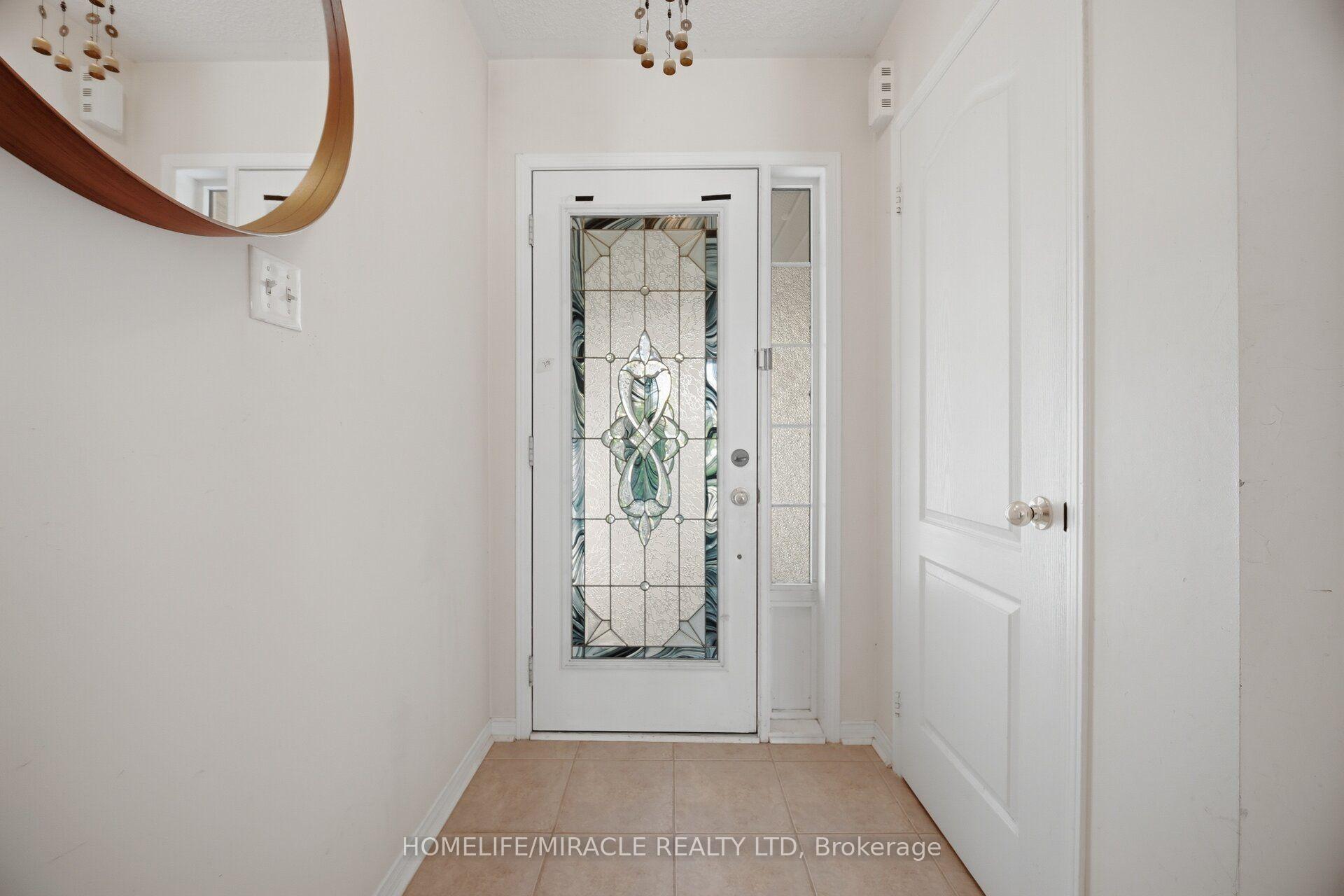 Photo 6 of 101 Crystalview Crescent, Brampton, Bram East — HOMEH