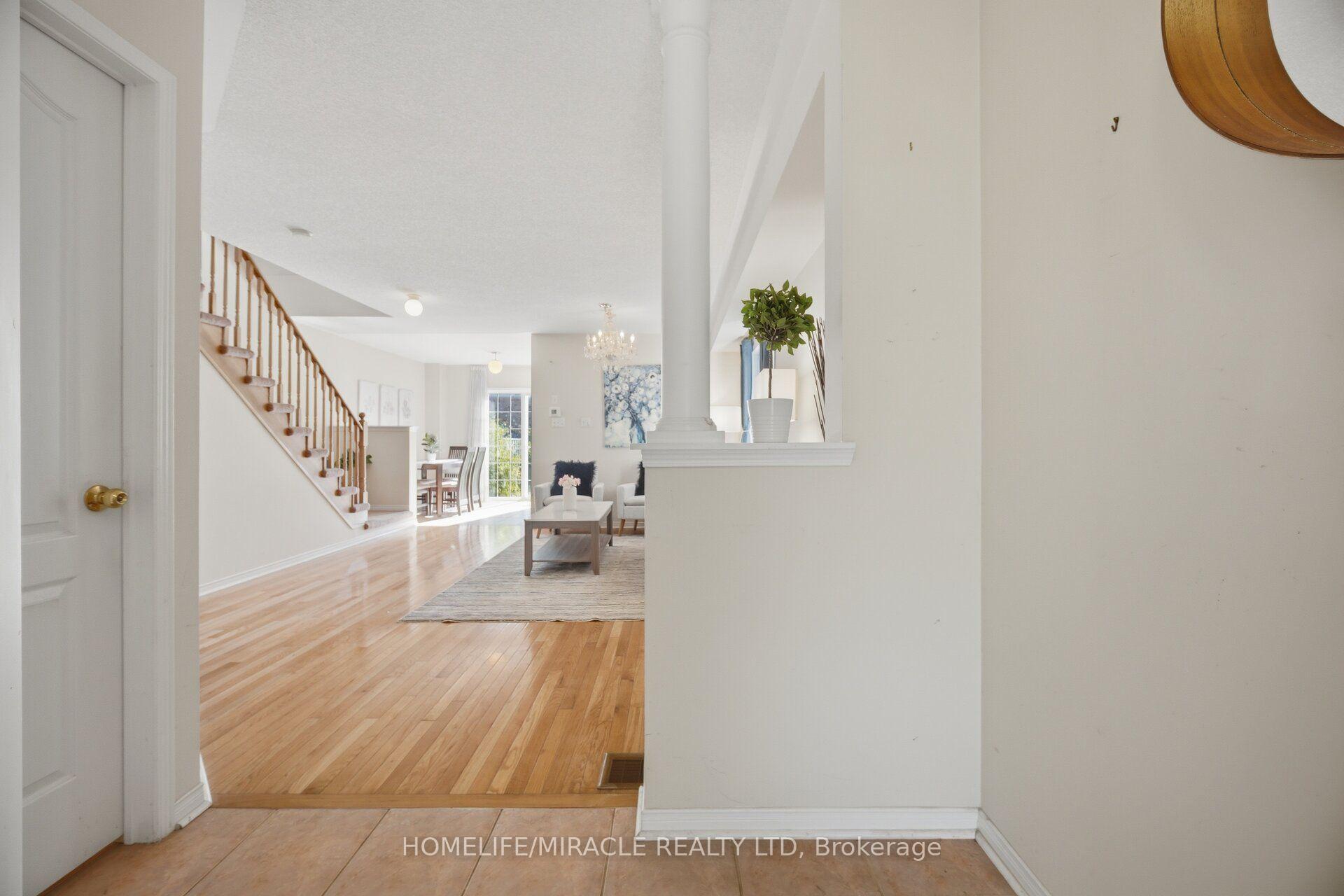 Photo 7 of 101 Crystalview Crescent, Brampton, Bram East — HOMEH