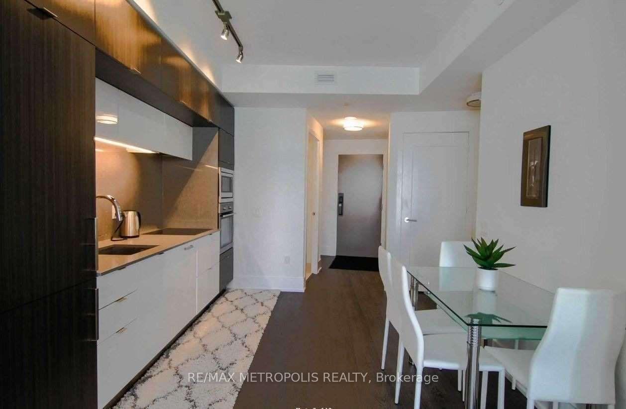 Photo 4 of Unit 6101, 10 York Street, Toronto, Waterfront Communities — HOMEH