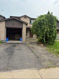 Photo 3 of 75 Chalmers Crescent, Ajax, Central — HOMEH