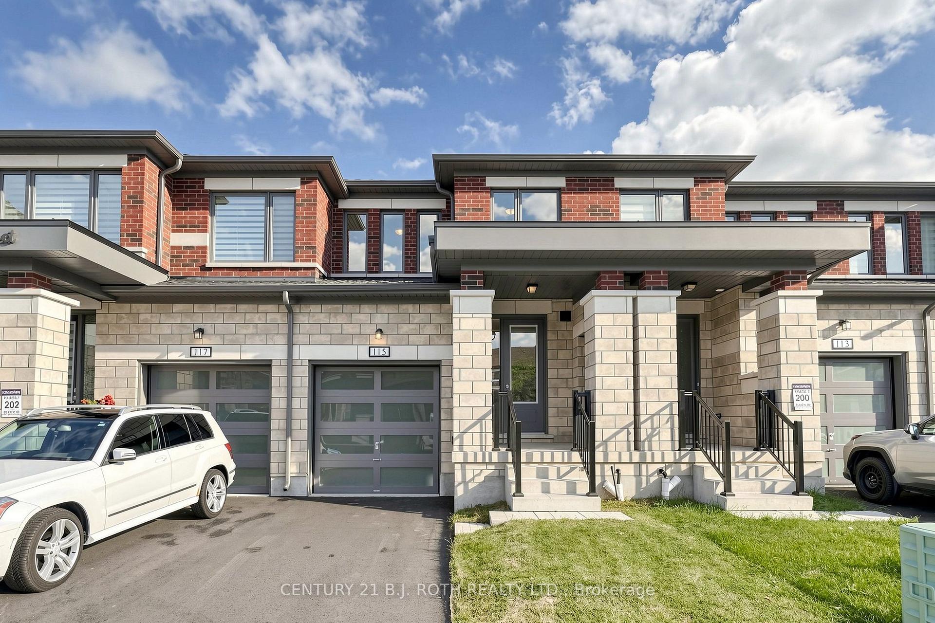 Photo 2 of 115 Corley Street E, Kawartha Lakes, Lindsay — HOMEH