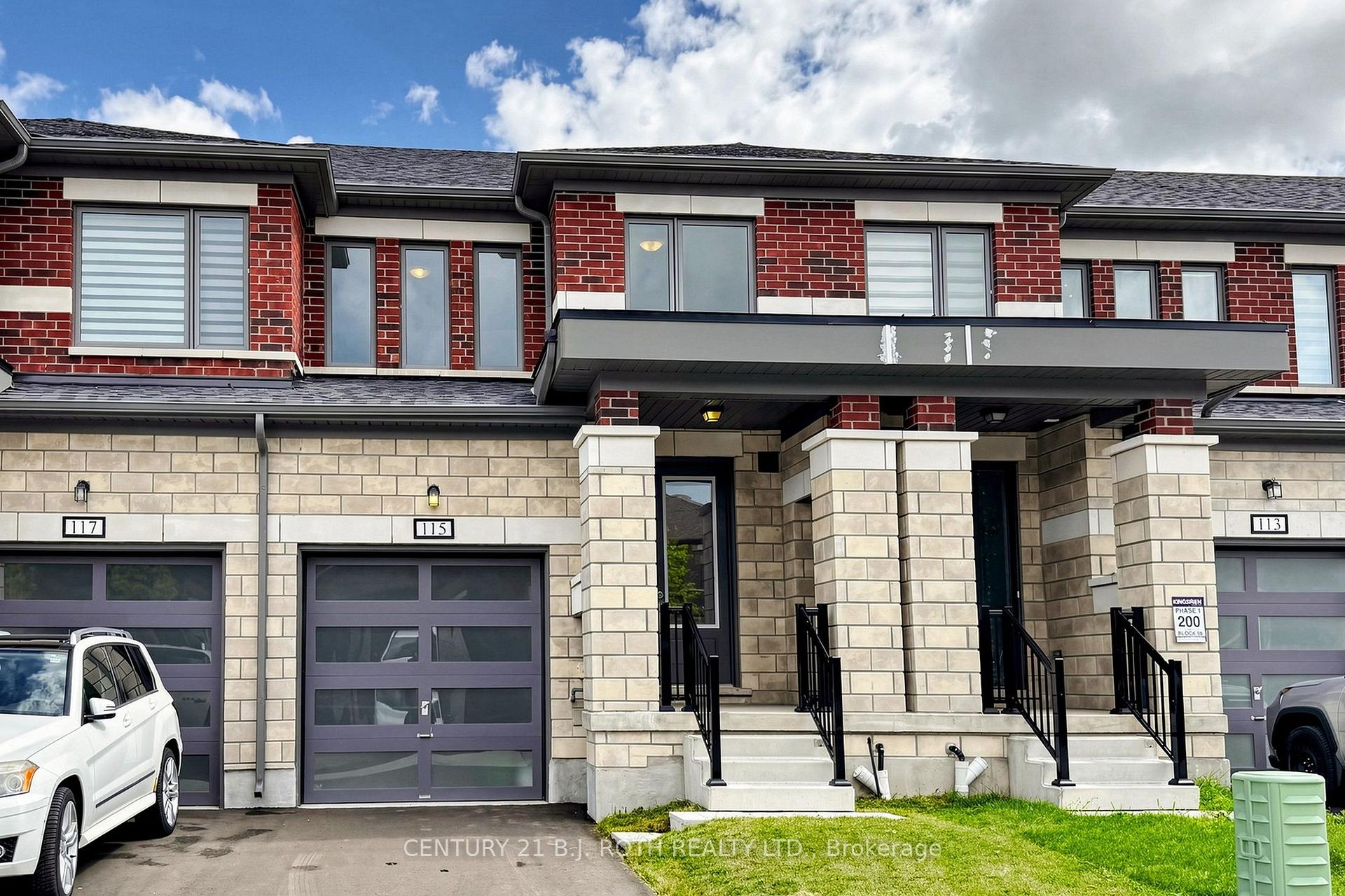 Photo 3 of 115 Corley Street E, Kawartha Lakes, Lindsay — HOMEH