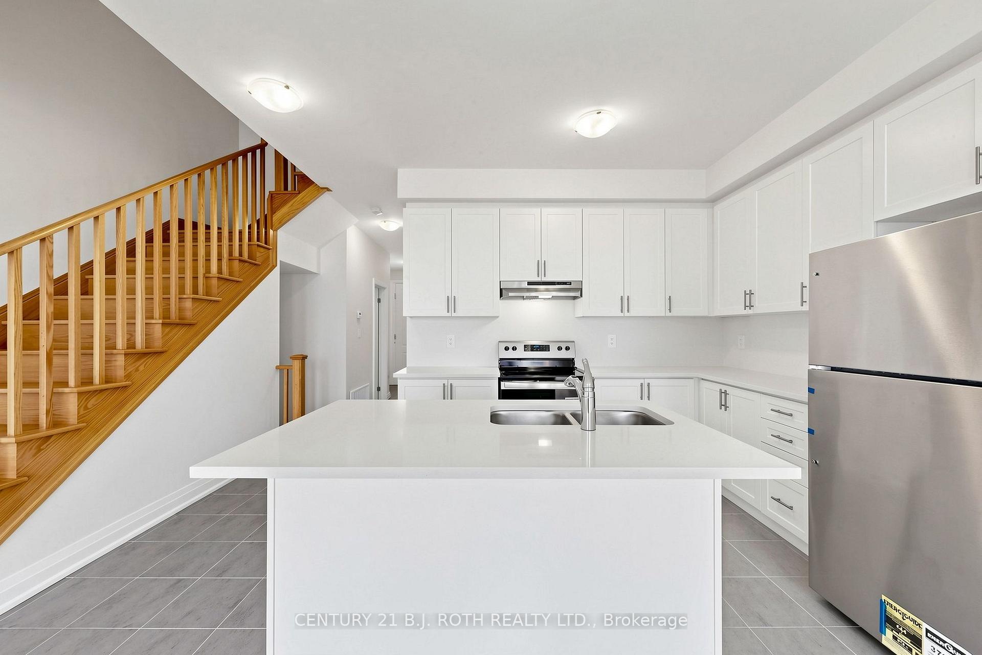 Photo 14 of 115 Corley Street E, Kawartha Lakes, Lindsay — HOMEH