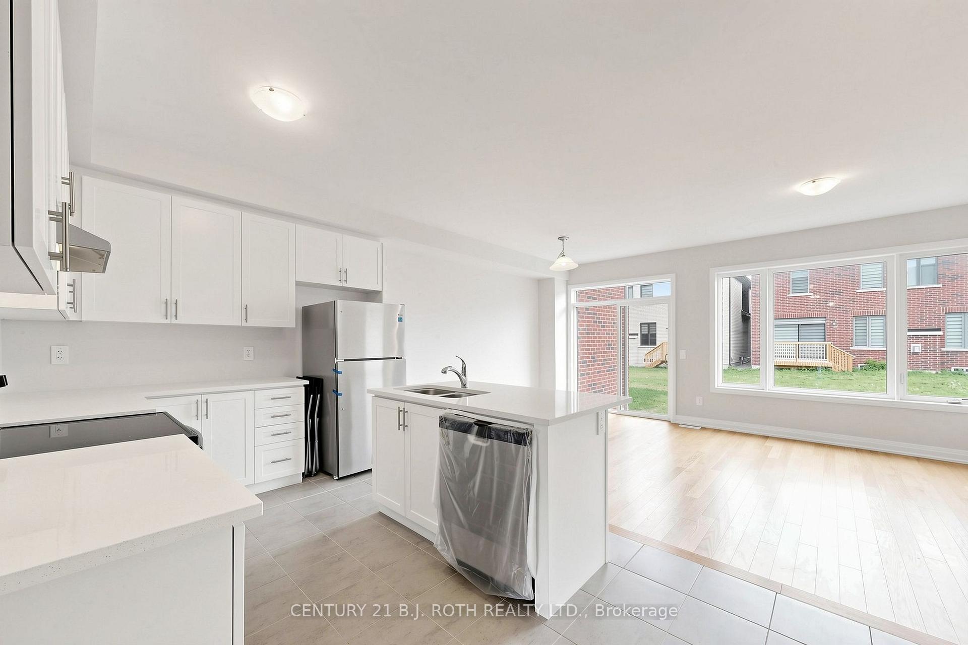 Photo 17 of 115 Corley Street E, Kawartha Lakes, Lindsay — HOMEH