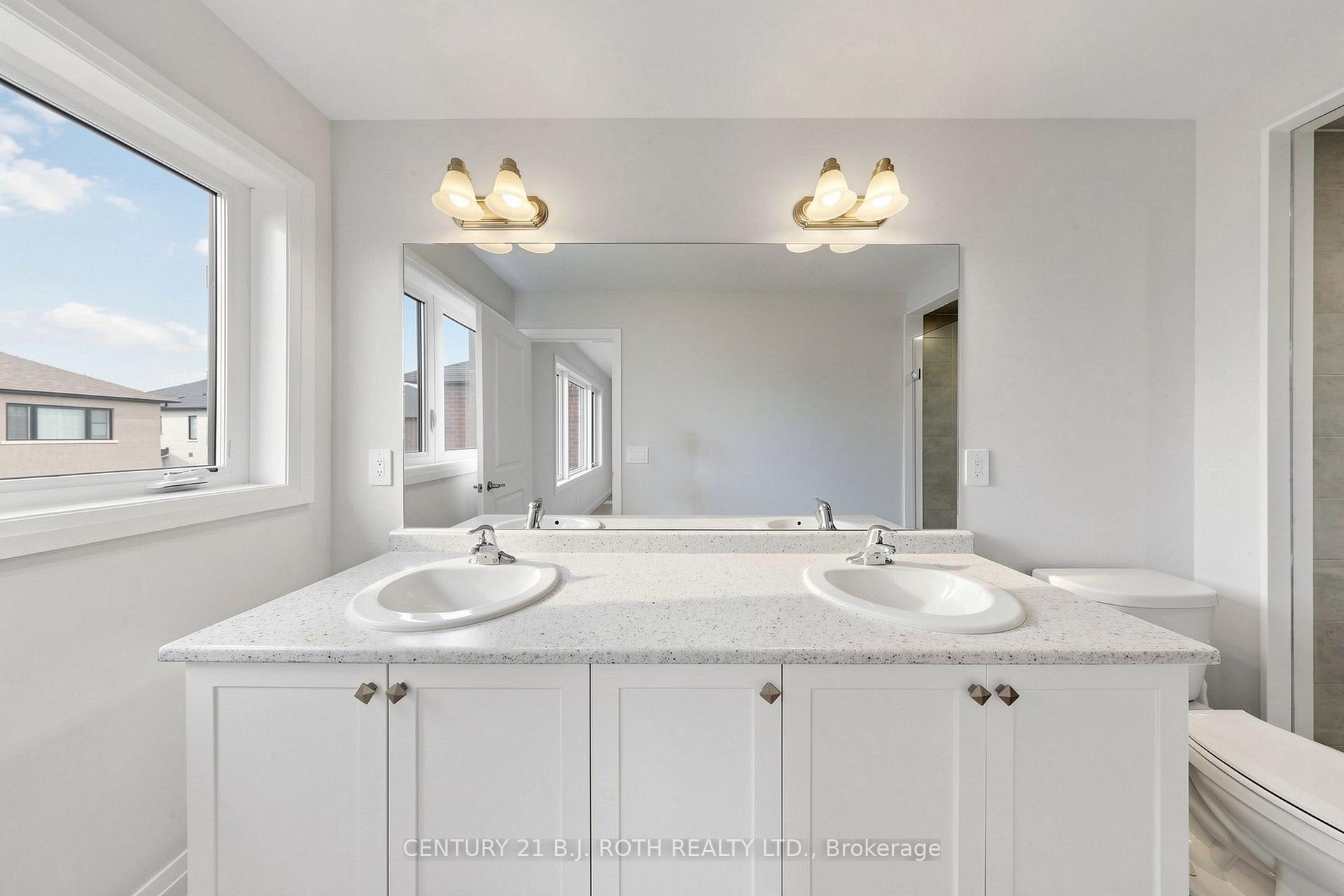 Photo 32 of 115 Corley Street E, Kawartha Lakes, Lindsay — HOMEH