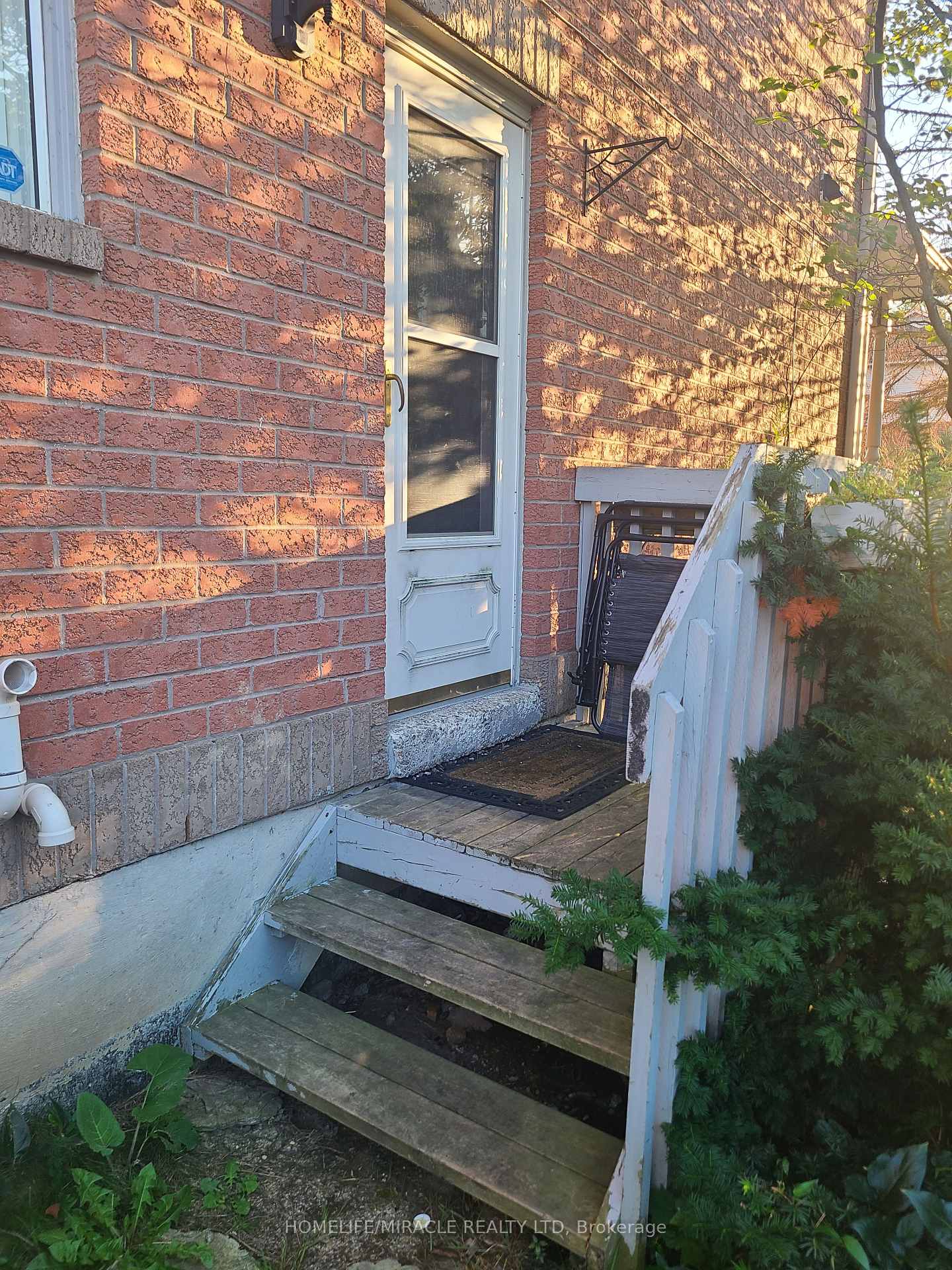 Photo 2 of Unit 23 BSMT, 1867 Kingston Road, Pickering, Village East — HOMEH