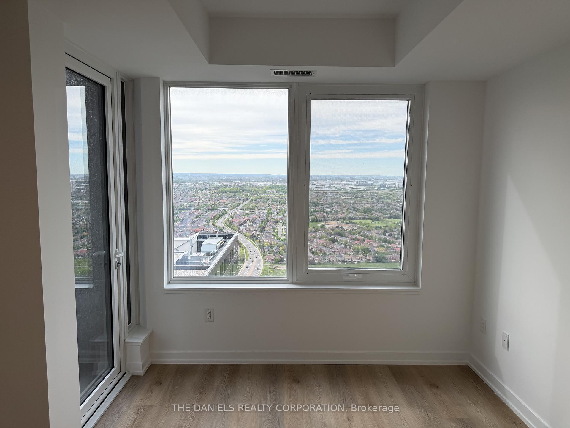 Photo 11 of Unit 4401, 395 Square One Drive, Mississauga, City Centre — HOMEH