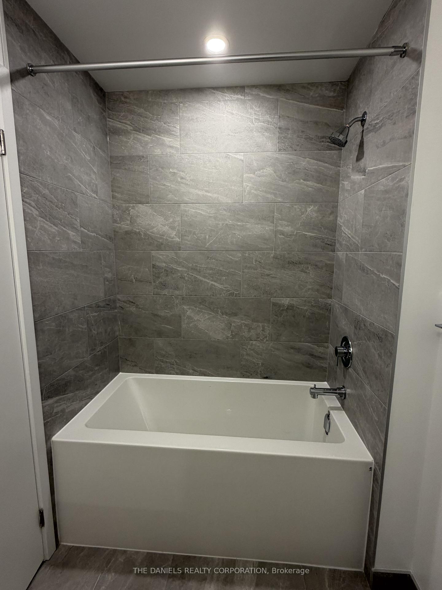 Photo 12 of Unit 4401, 395 Square One Drive, Mississauga, City Centre — HOMEH
