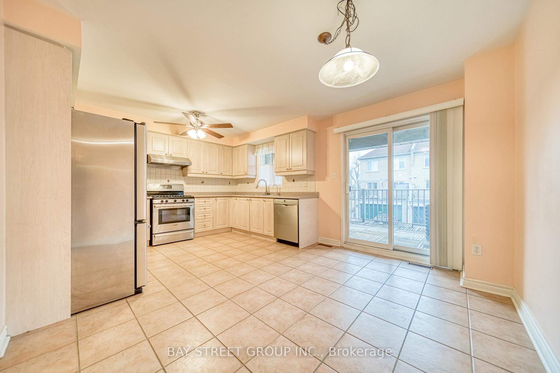 Photo 7 of 27 Orchid Road, Markham, Commerce Valley — HOMEH