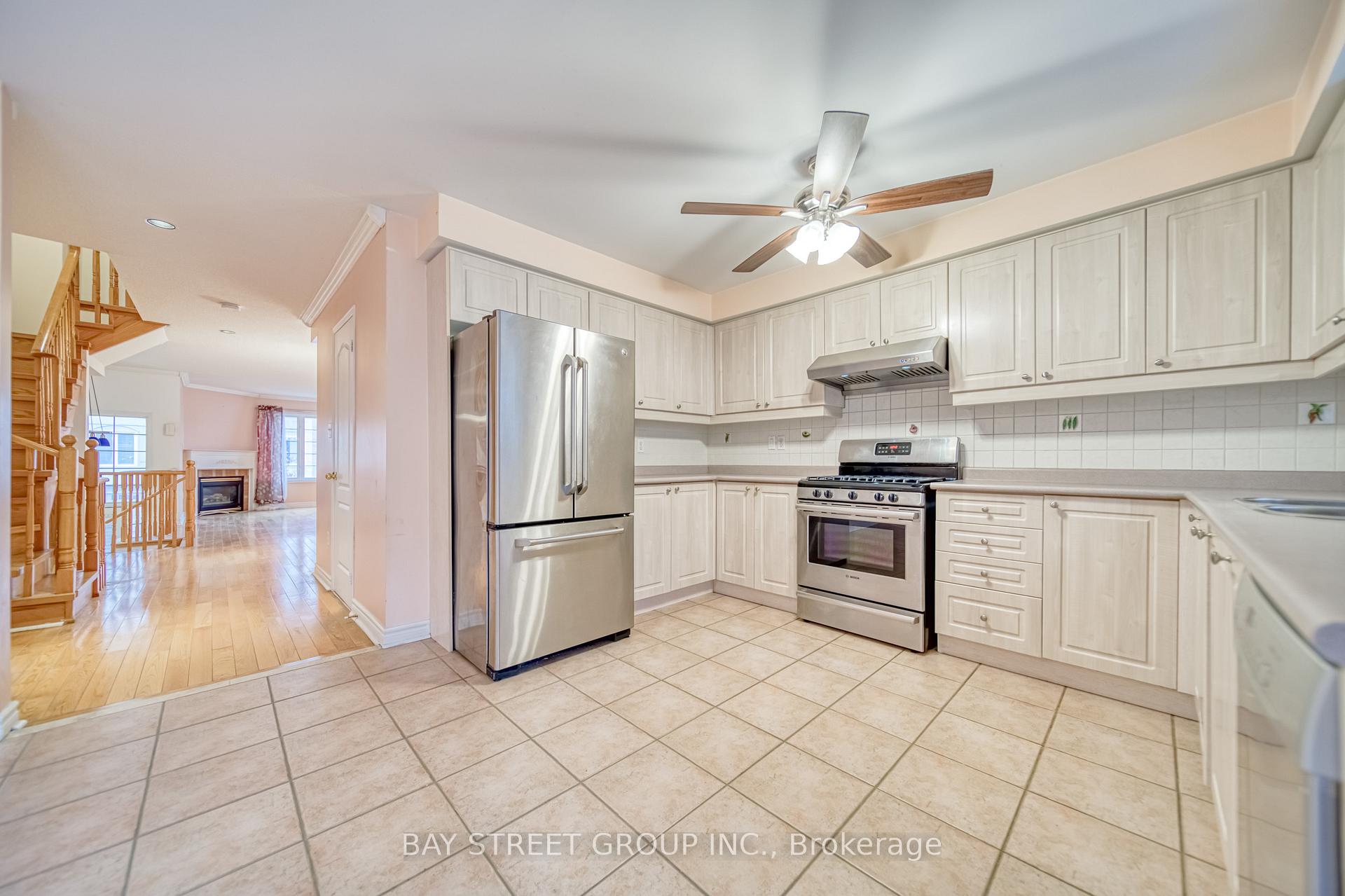Photo 9 of 27 Orchid Road, Markham, Commerce Valley — HOMEH