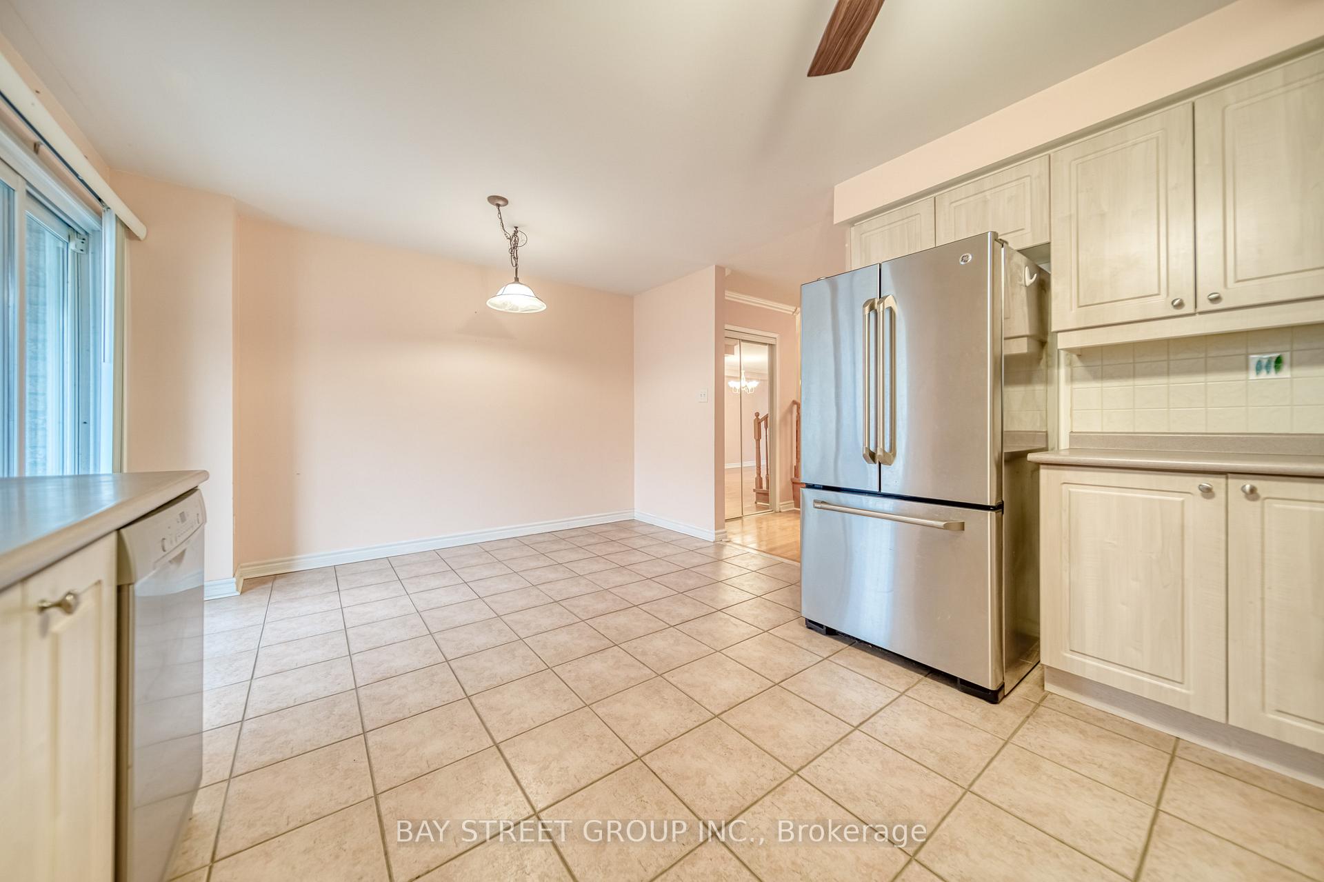 Photo 12 of 27 Orchid Road, Markham, Commerce Valley — HOMEH