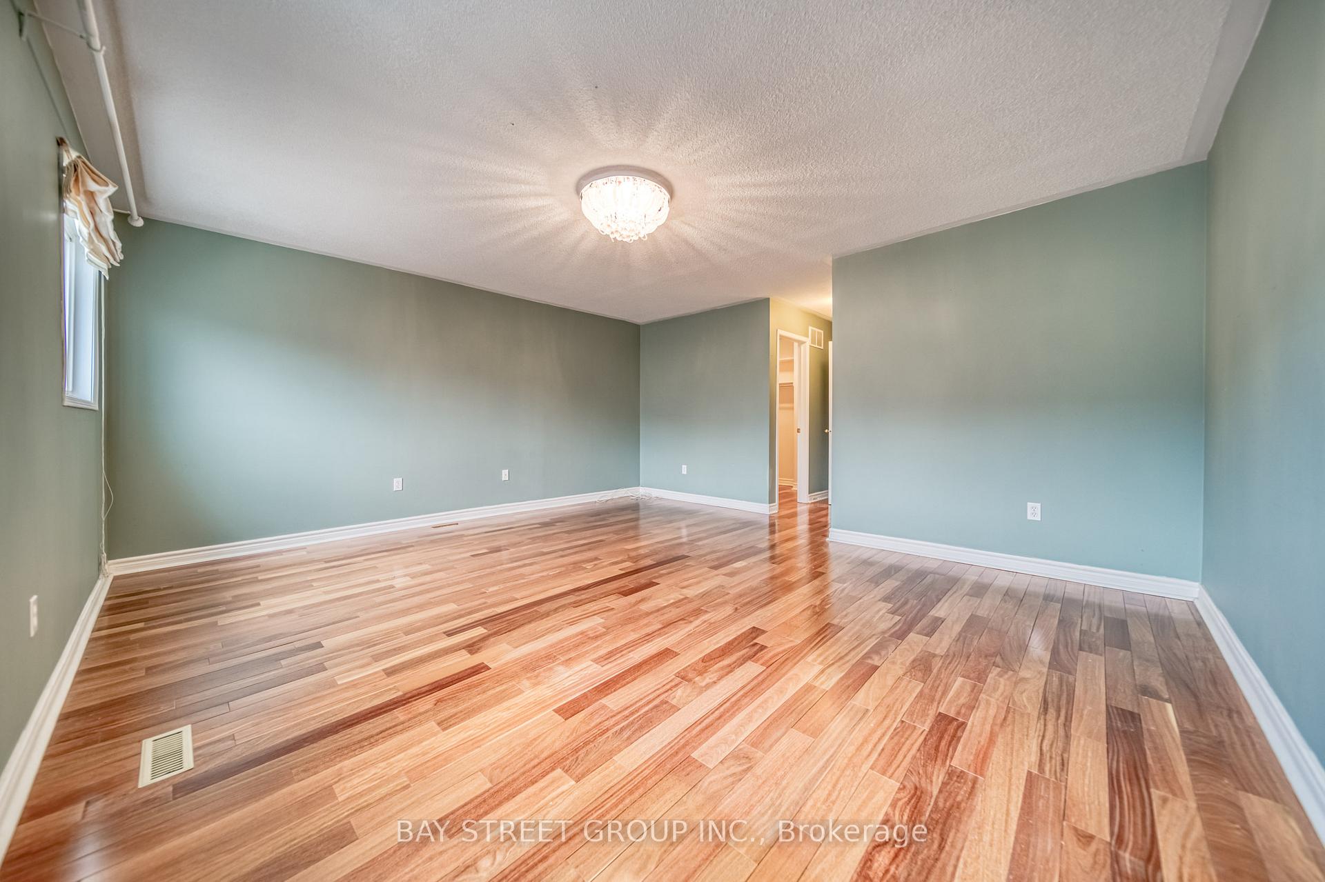 Photo 19 of 27 Orchid Road, Markham, Commerce Valley — HOMEH
