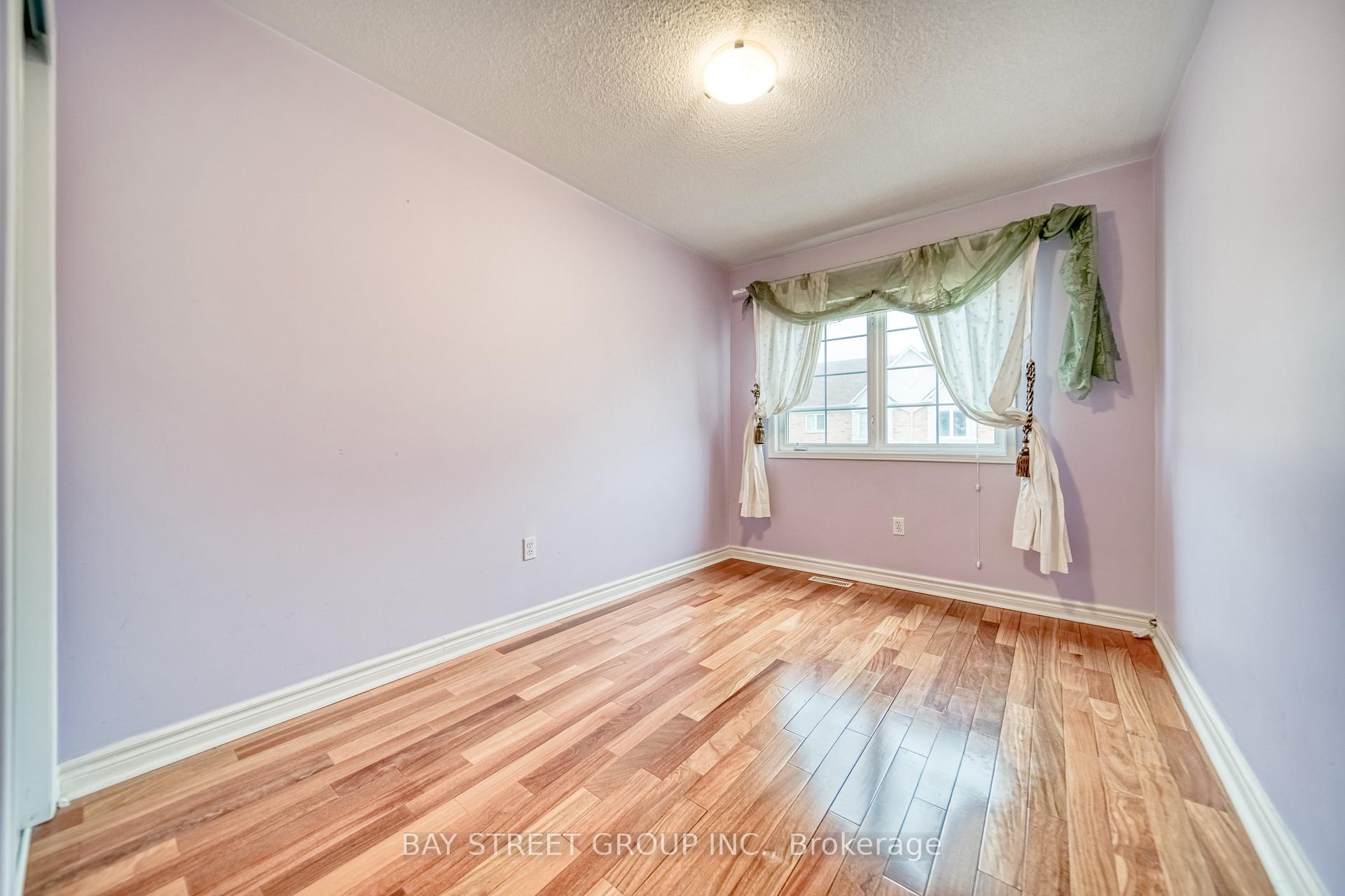 Photo 22 of 27 Orchid Road, Markham, Commerce Valley — HOMEH