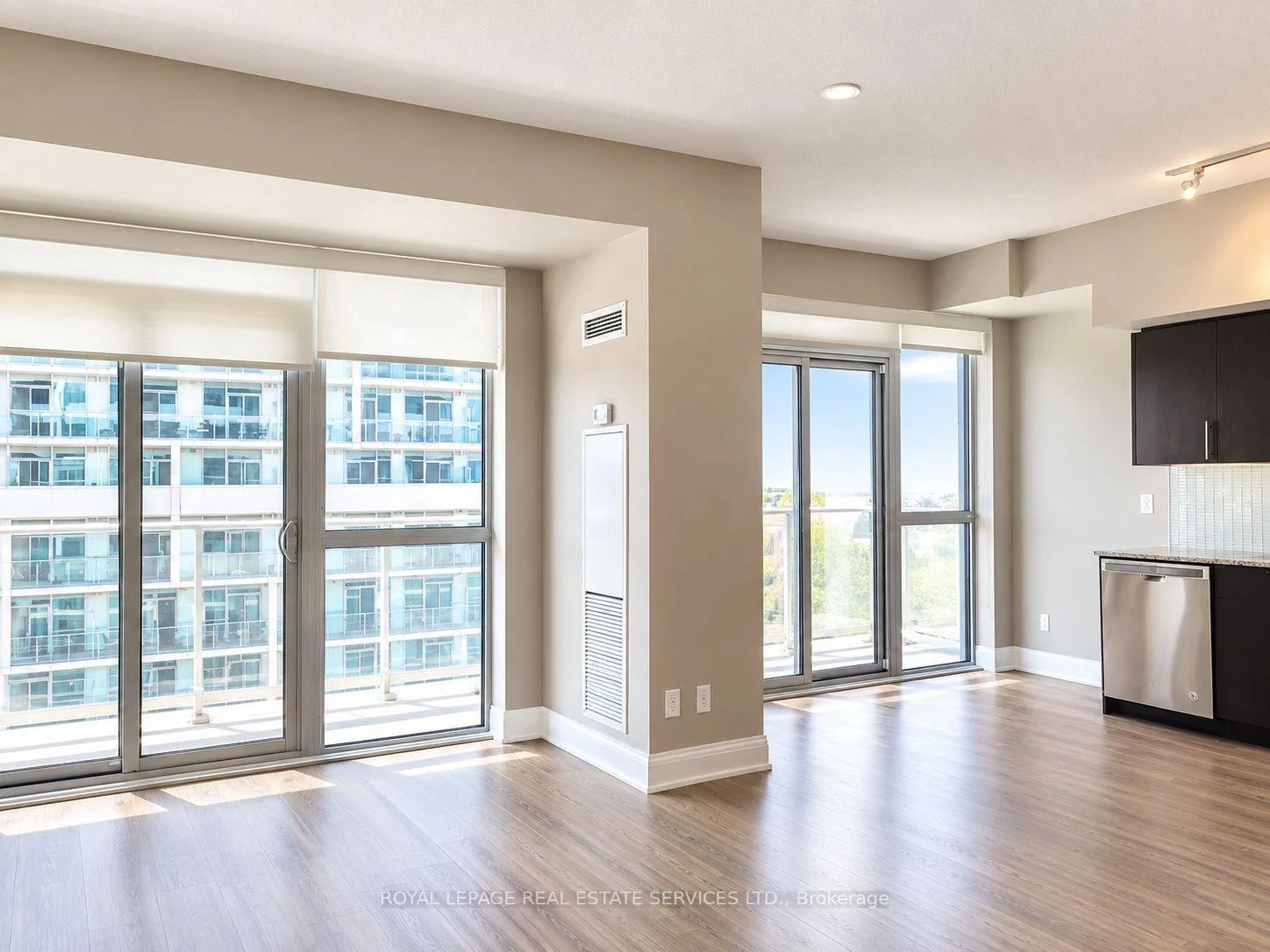 Photo 7 of Unit 1412, 55 Speers Road, Oakville, Central — HOMEH