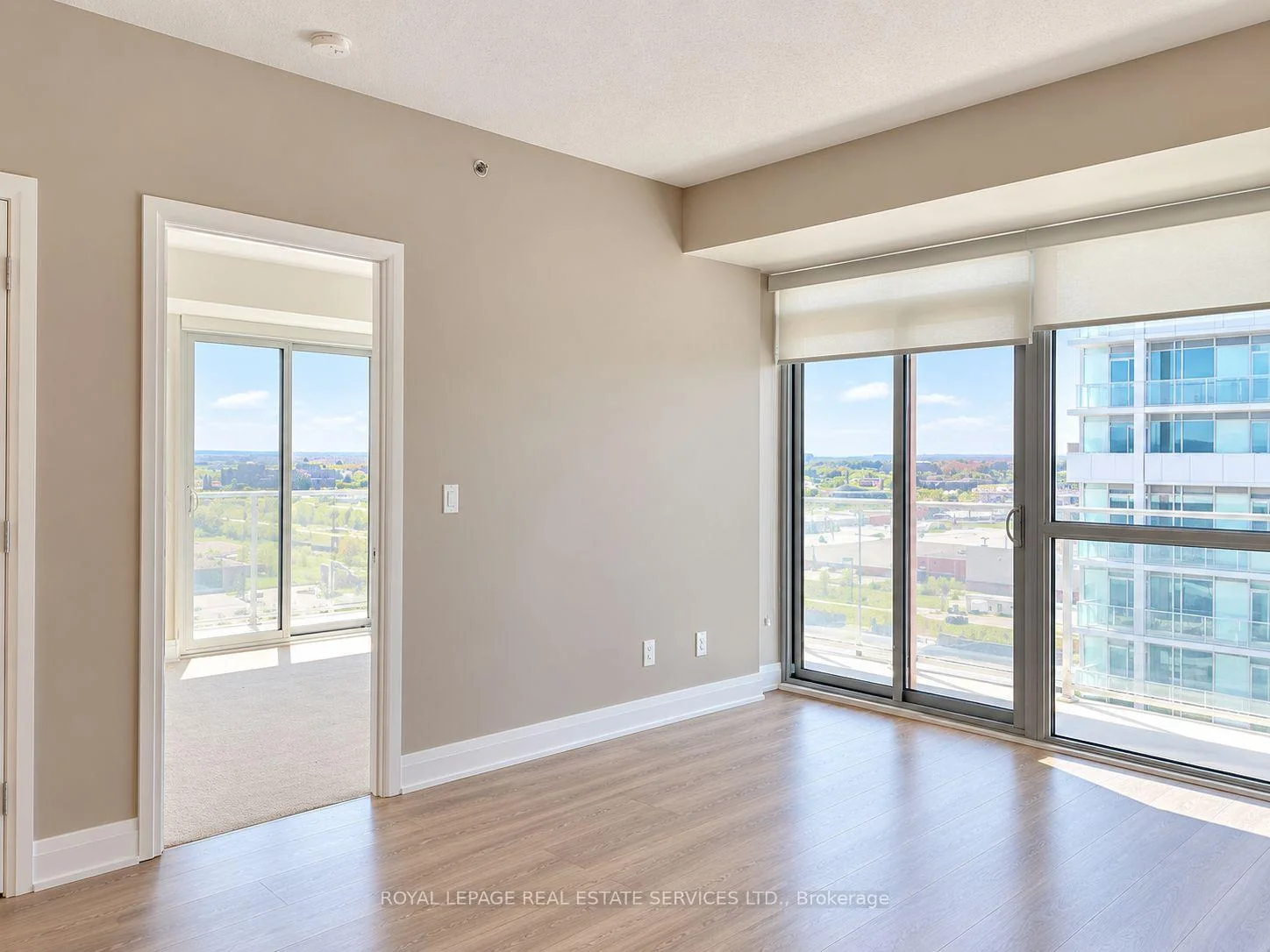 Photo 8 of Unit 1412, 55 Speers Road, Oakville, Central — HOMEH