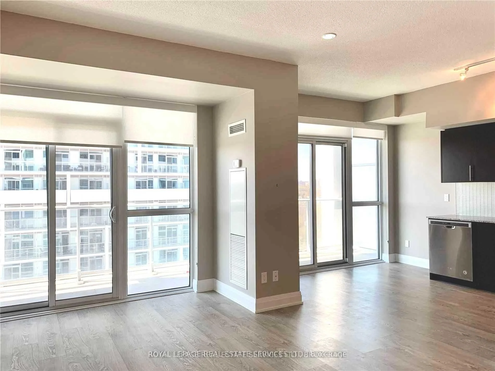 Photo 12 of Unit 1412, 55 Speers Road, Oakville, Central — HOMEH