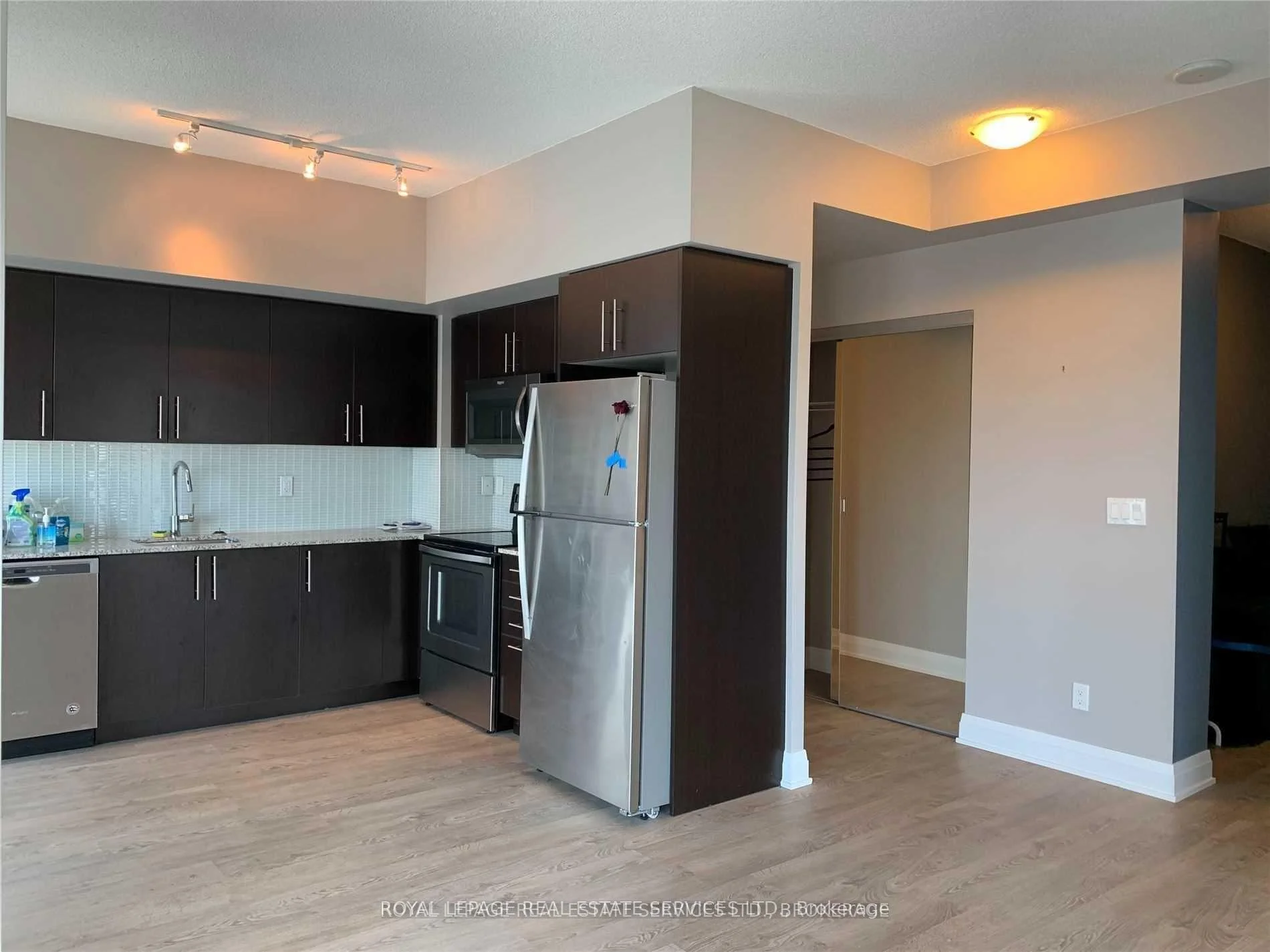Photo 14 of Unit 1412, 55 Speers Road, Oakville, Central — HOMEH