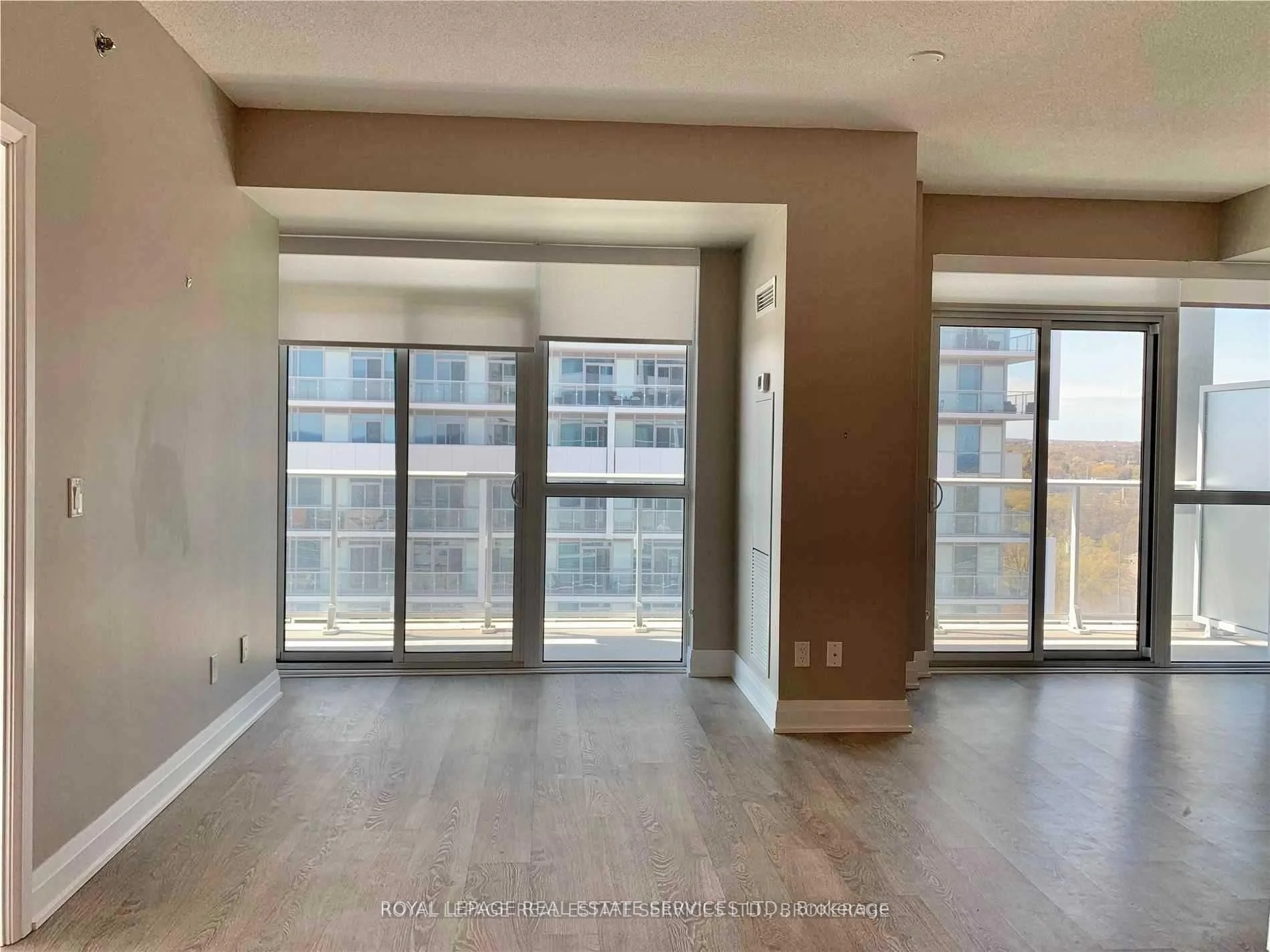 Photo 23 of Unit 1412, 55 Speers Road, Oakville, Central — HOMEH
