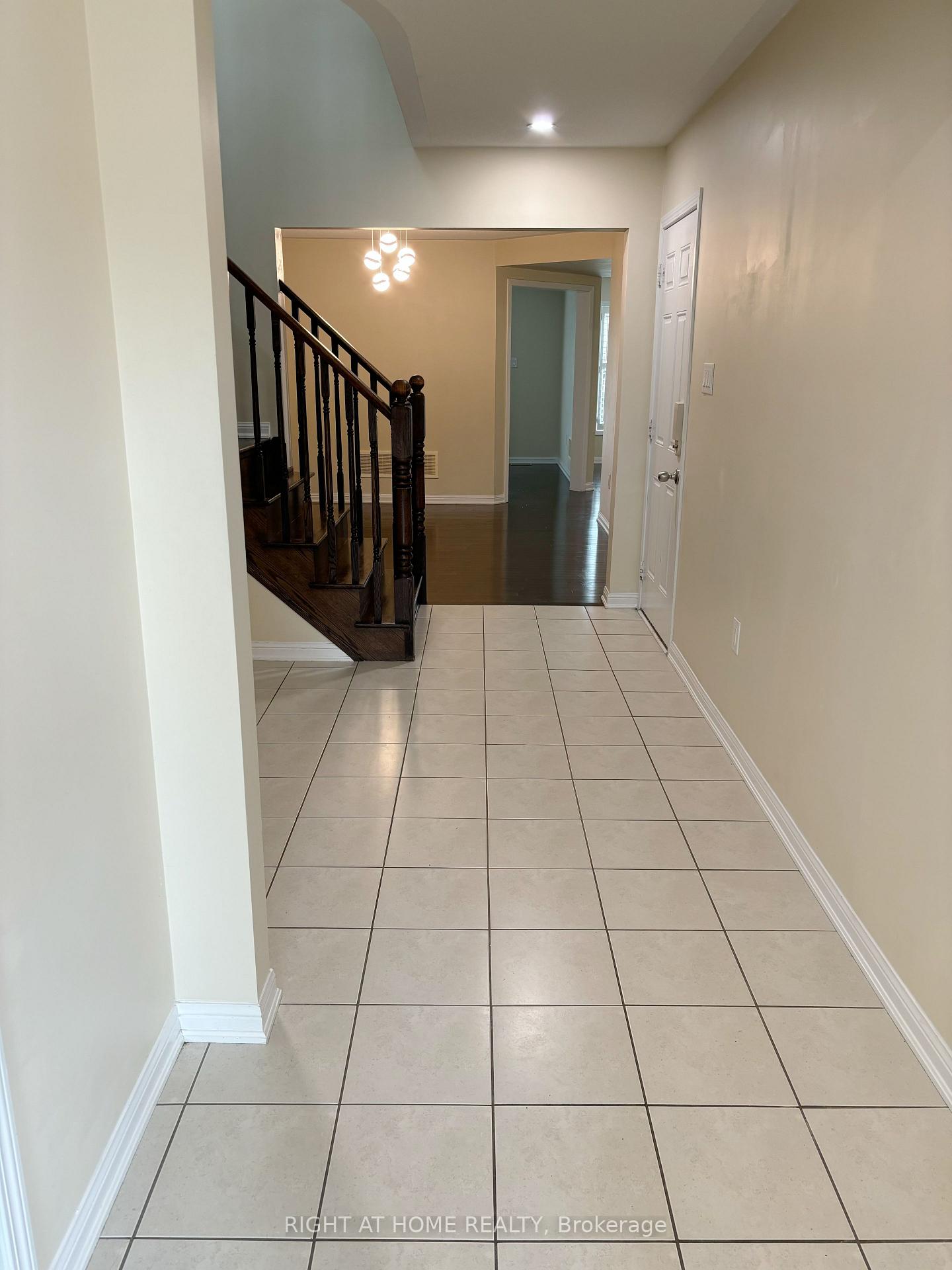 Photo 3 of 918 Farmstead Drive, Milton, Willmott — HOMEH