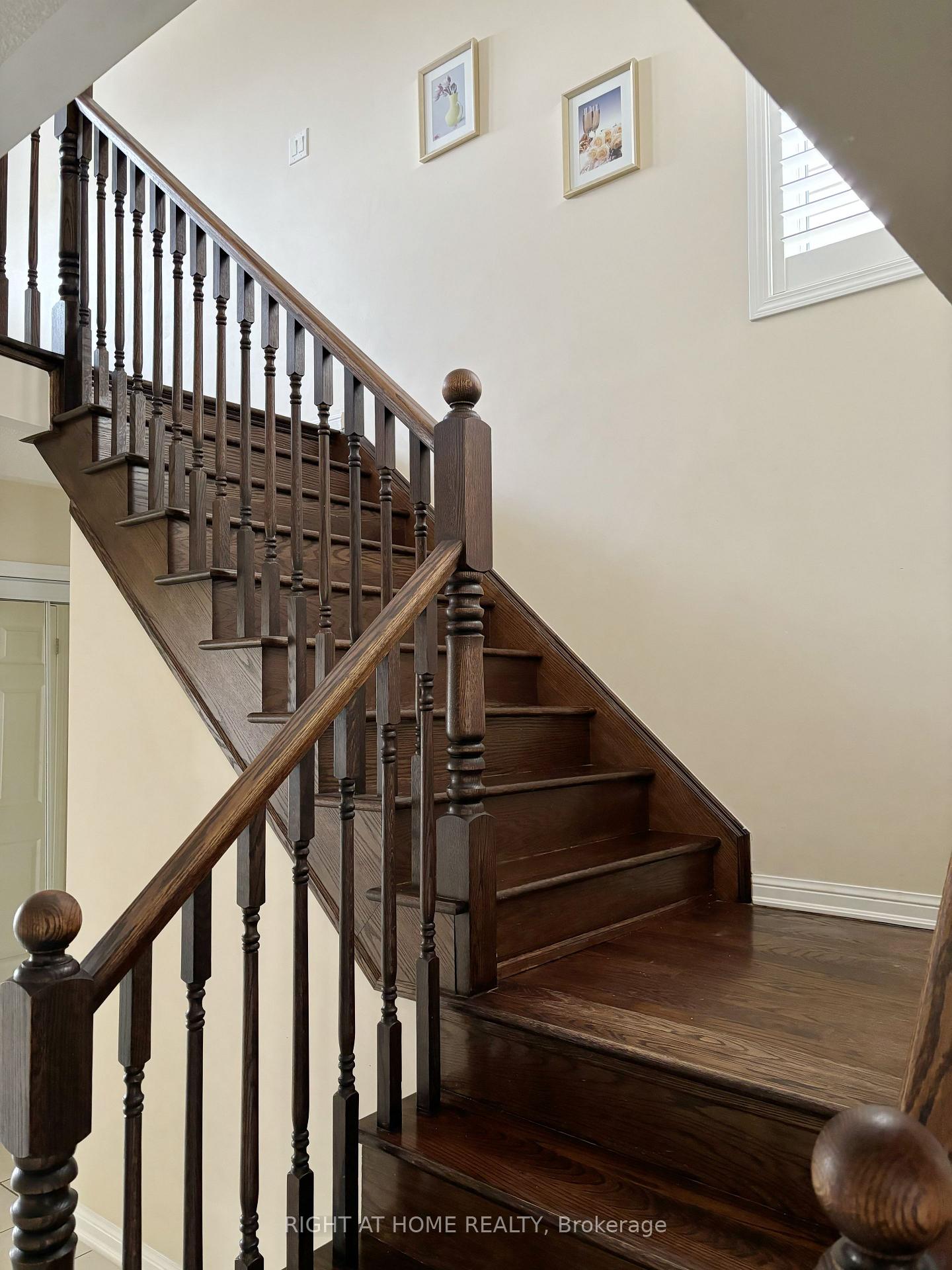 Photo 10 of 918 Farmstead Drive, Milton, Willmott — HOMEH