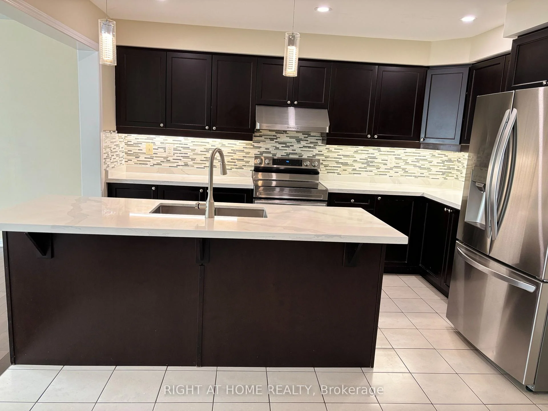 Photo 7 of 918 Farmstead Drive, Milton, Willmott — HOMEH