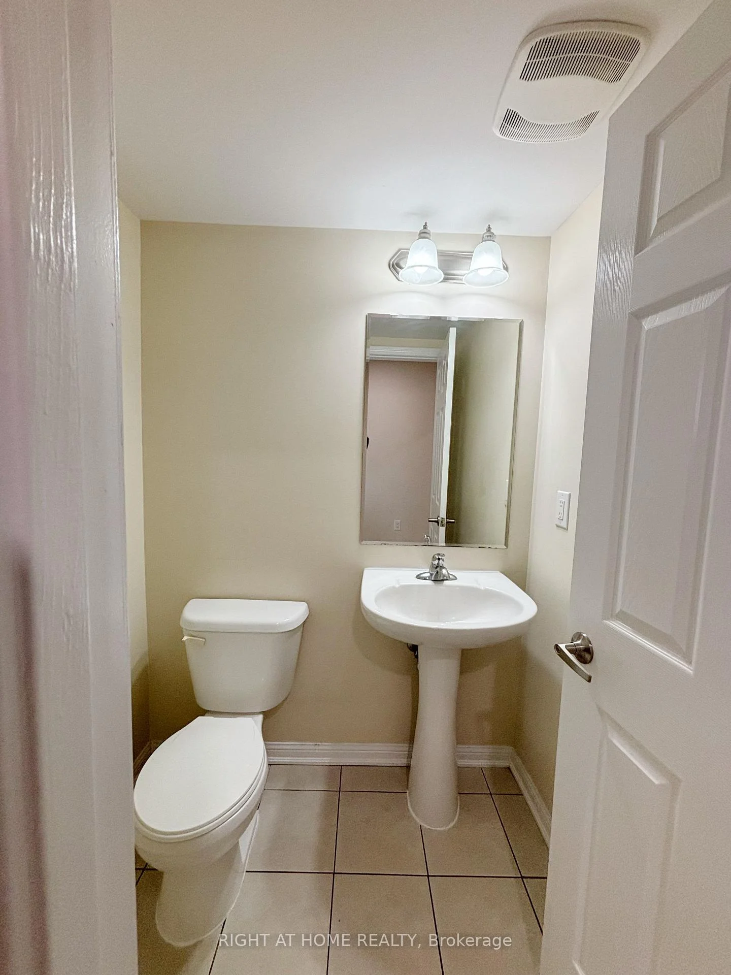 Photo 35 of 918 Farmstead Drive, Milton, Willmott — HOMEH
