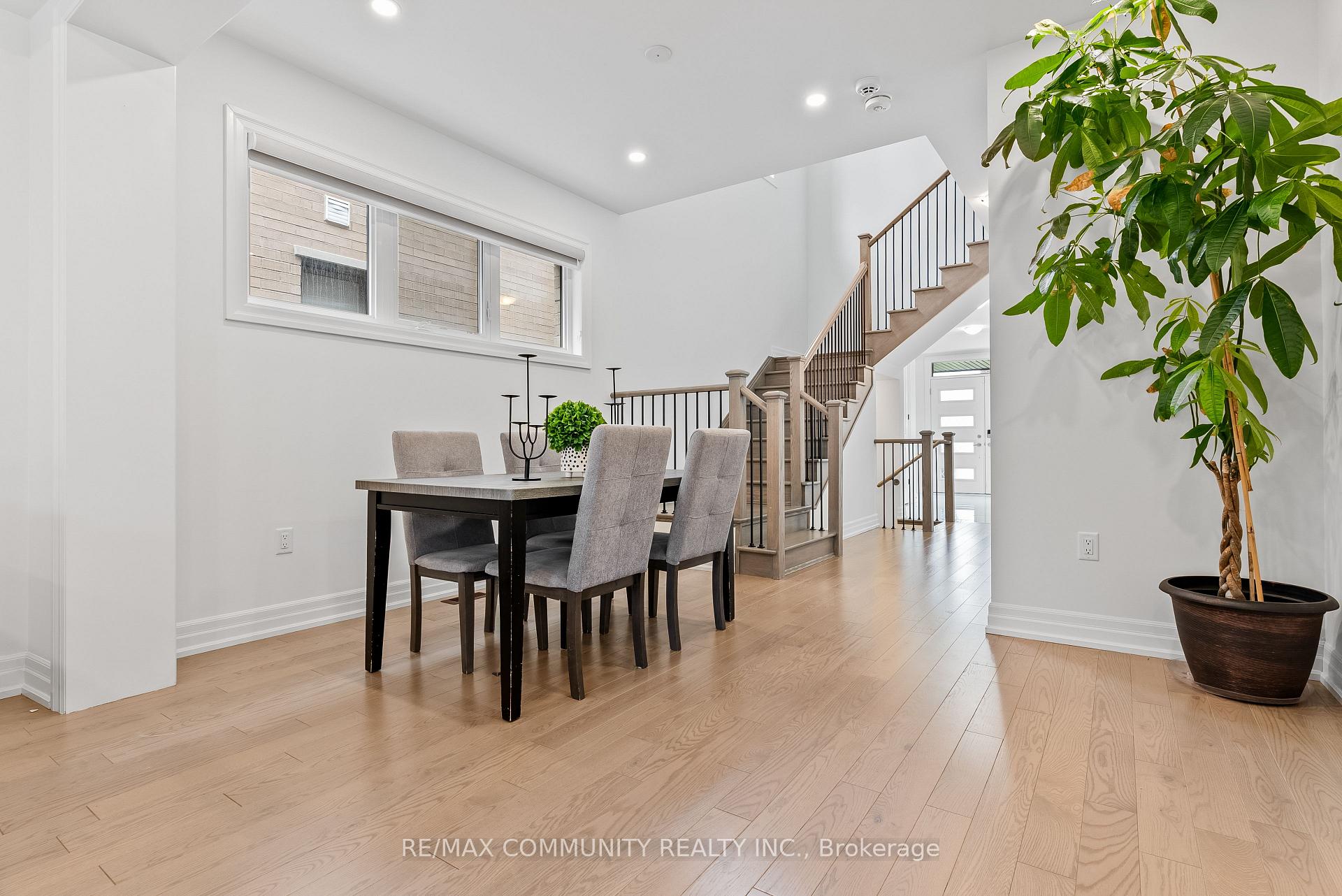 Photo 6 of 2879 Foxden Square, Pickering, Rural Pickering — HOMEH
