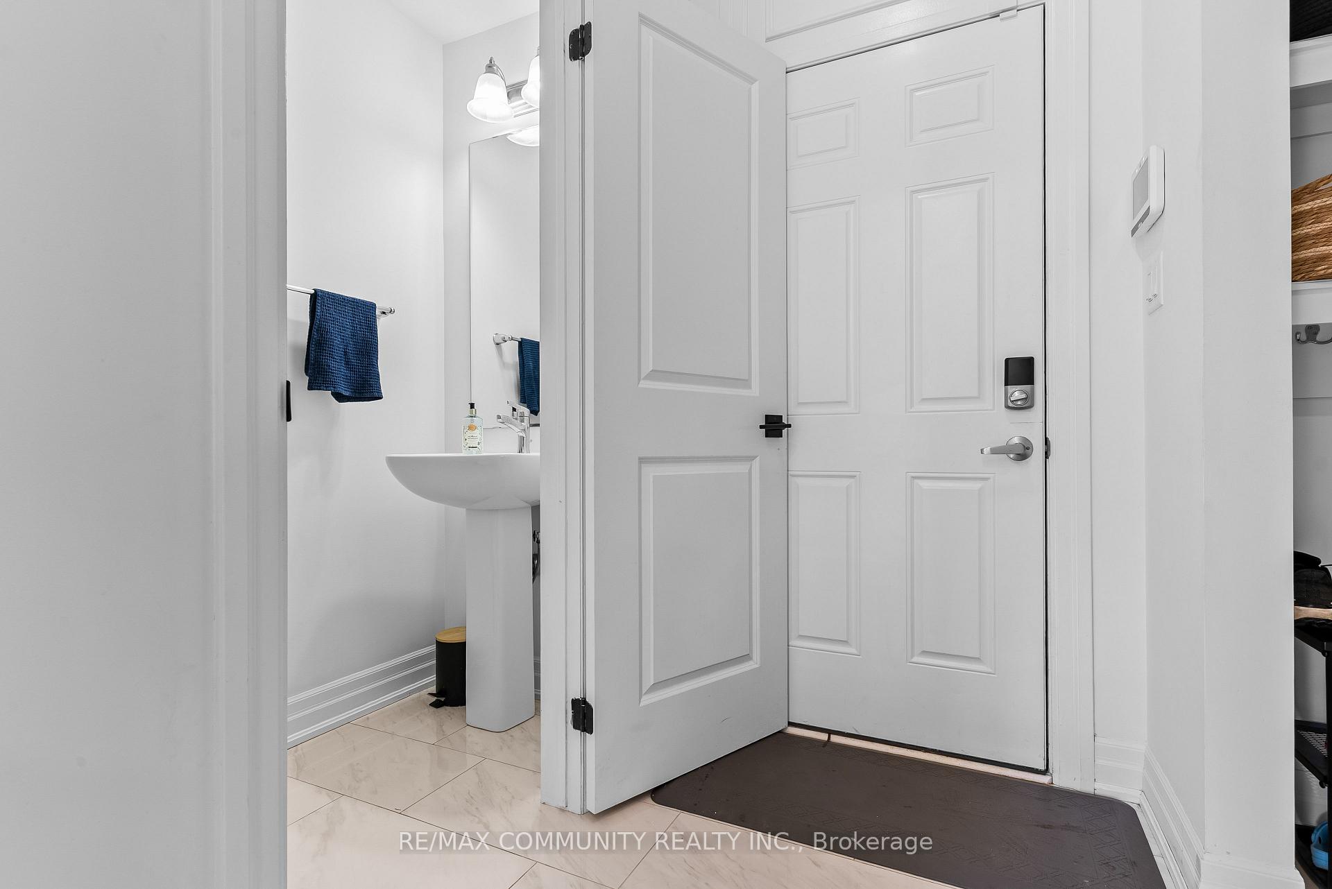 Photo 13 of 2879 Foxden Square, Pickering, Rural Pickering — HOMEH