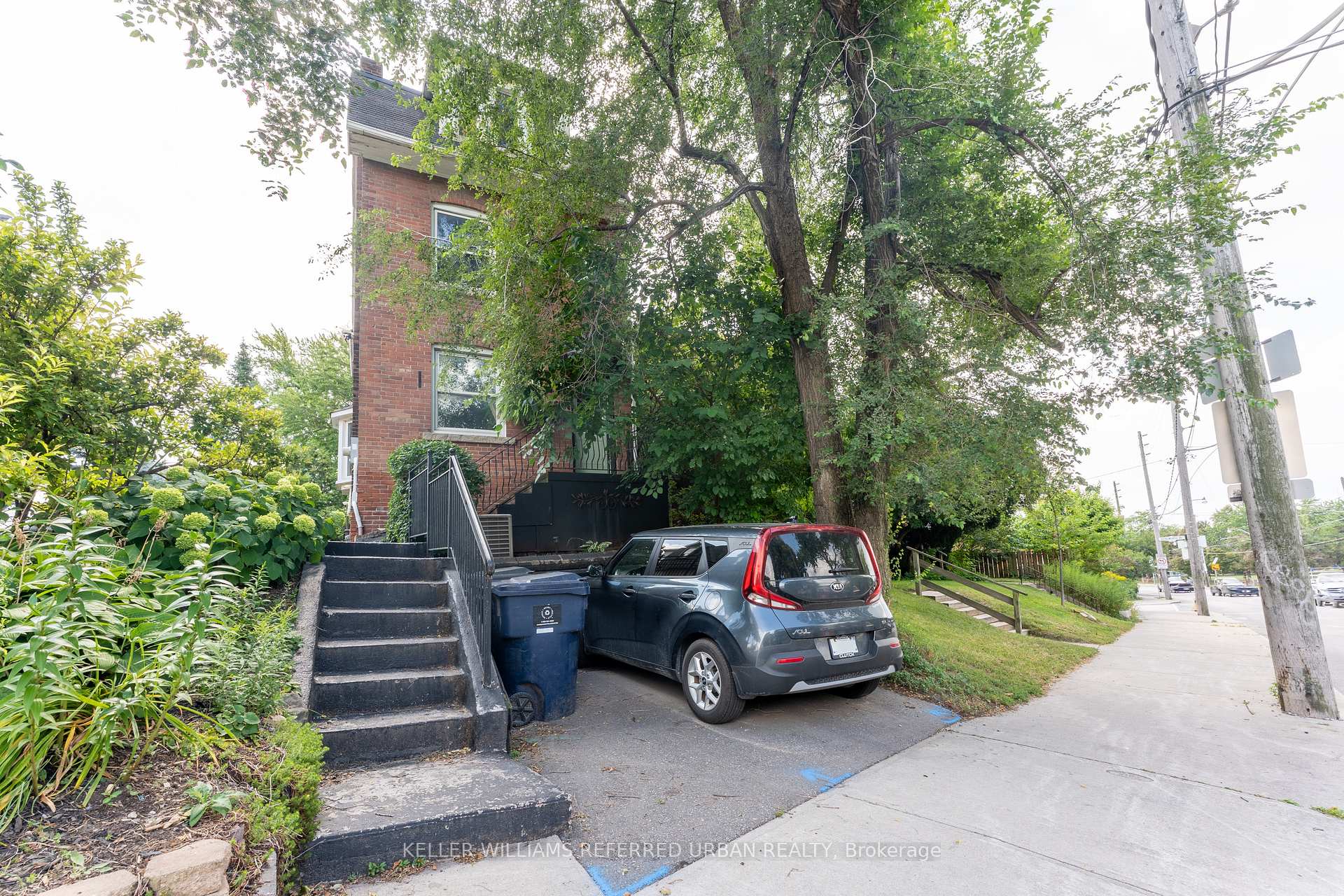 Photo 1 of Unit Upper, 431 Kingston Road, Toronto, The Beaches — HOMEH