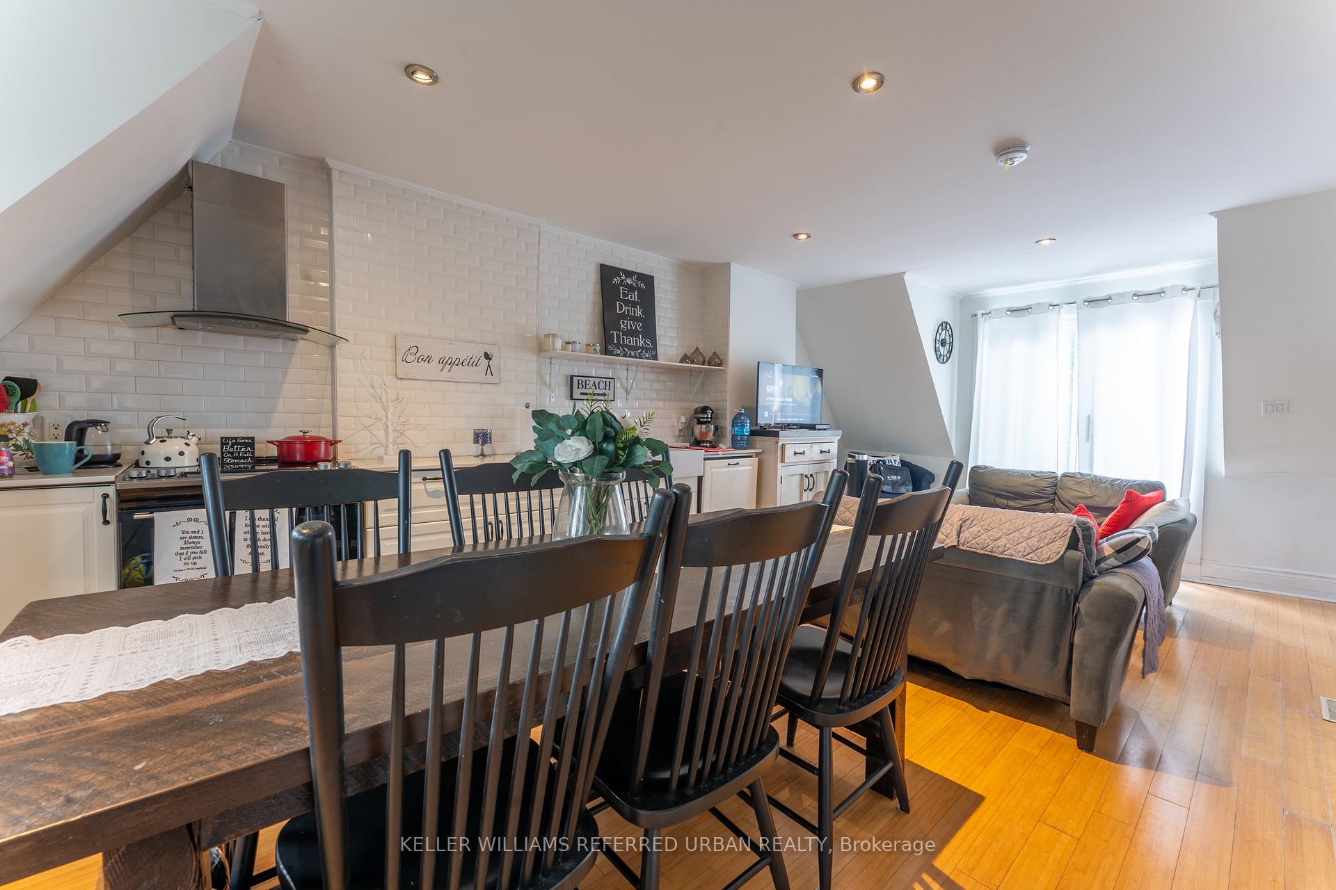 Photo 4 of Unit Upper, 431 Kingston Road, Toronto, The Beaches — HOMEH