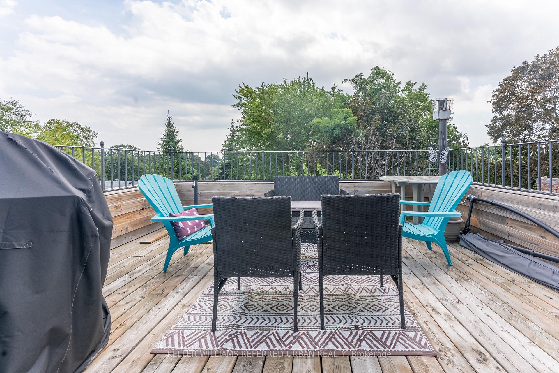 Photo 5 of Unit Upper, 431 Kingston Road, Toronto, The Beaches — HOMEH