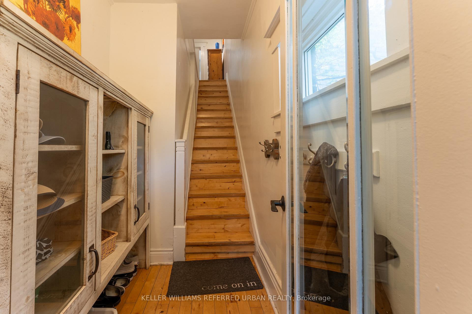 Photo 7 of Unit Upper, 431 Kingston Road, Toronto, The Beaches — HOMEH
