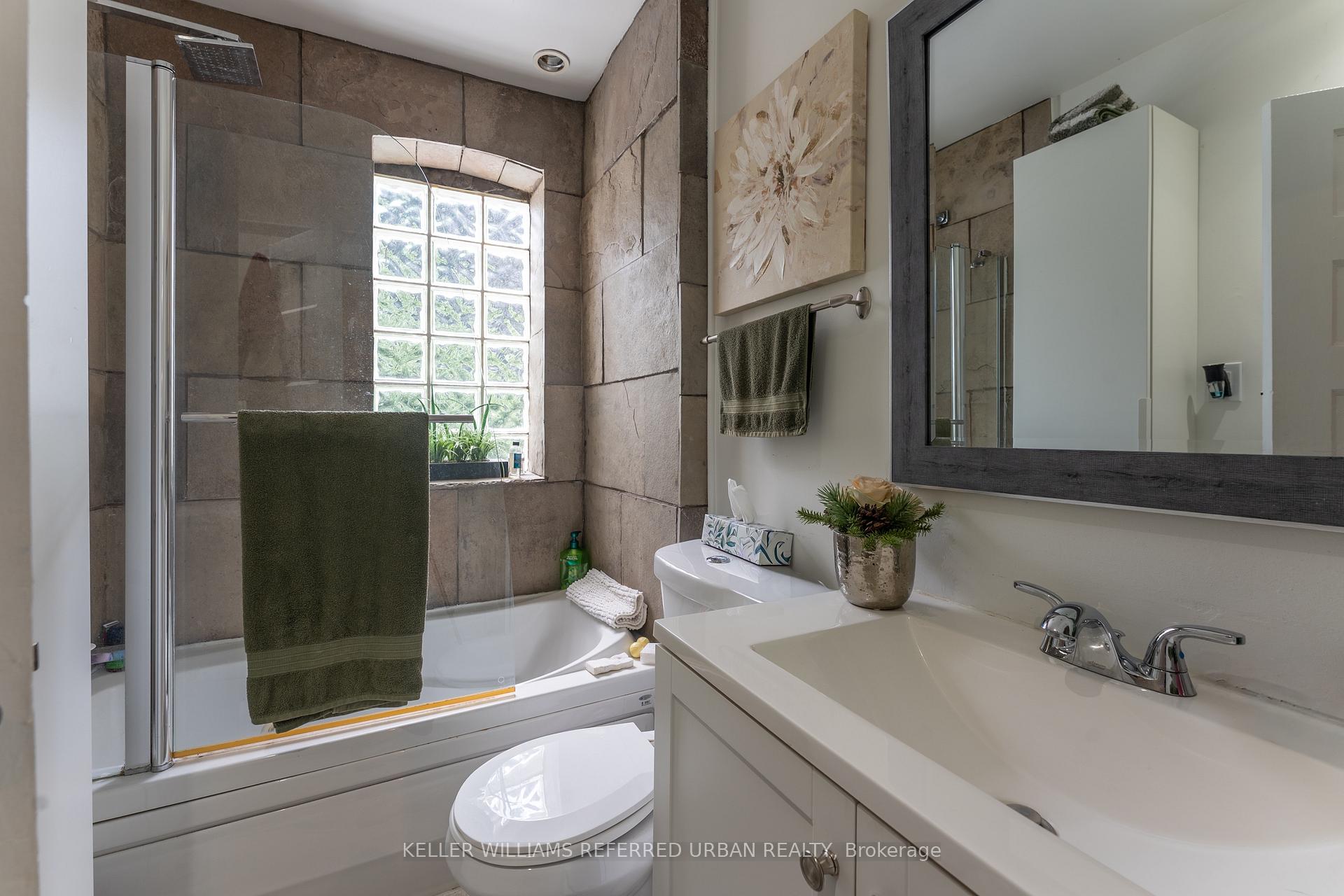 Photo 10 of Unit Upper, 431 Kingston Road, Toronto, The Beaches — HOMEH
