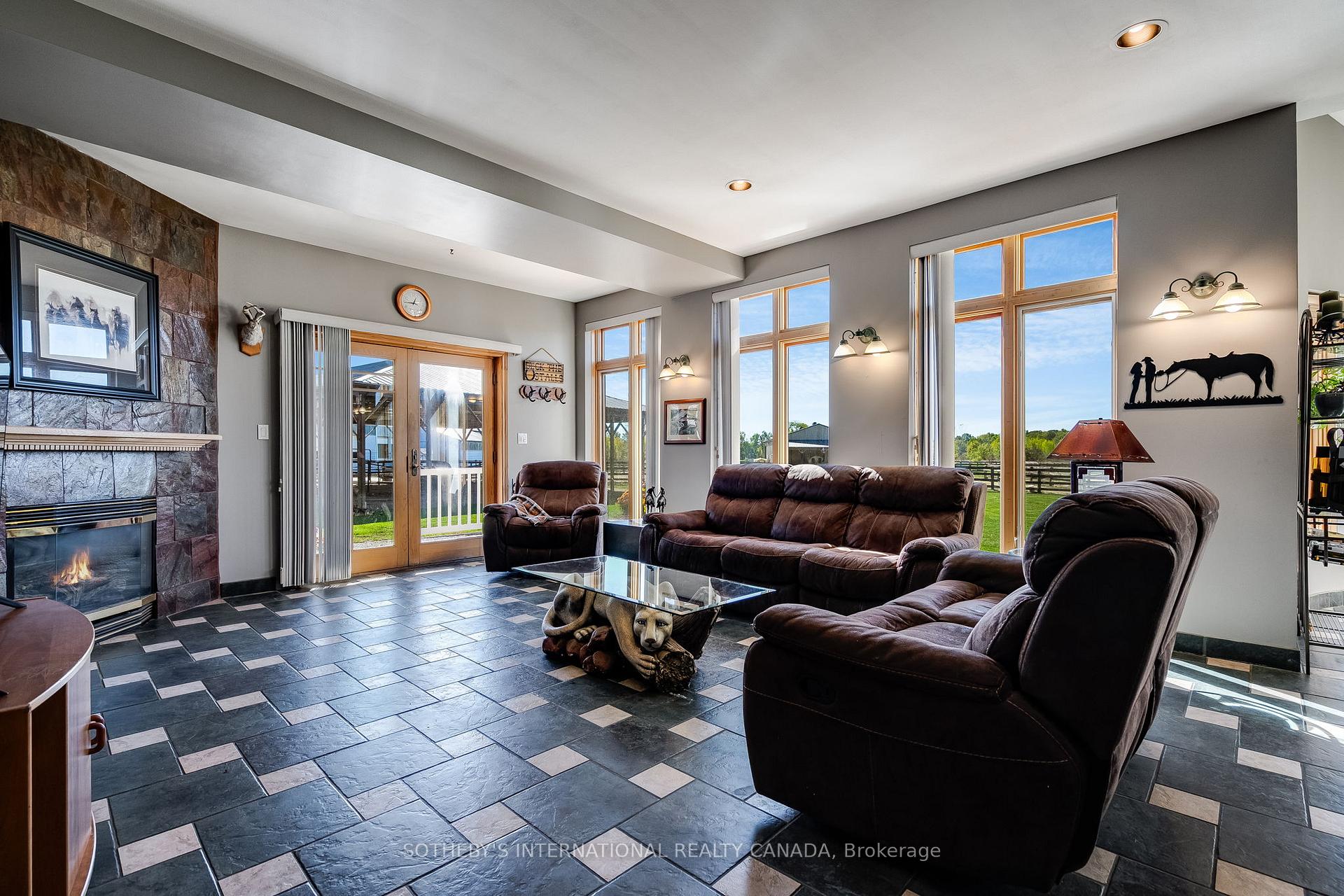 Photo 8 of 4965 4th Concession, Amherstburg — HOMEH