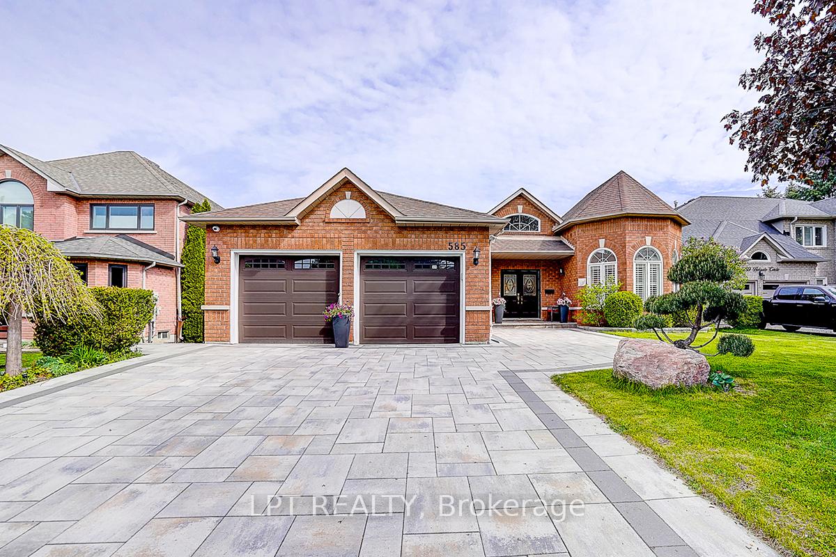 Photo 1 of 585 Holgate Circle, Newmarket, Stonehaven-Wyndham — HOMEH