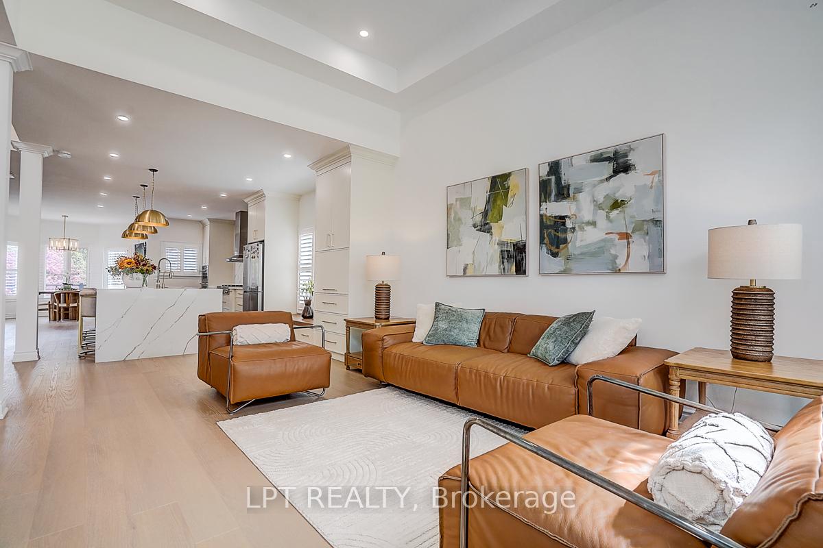 Photo 8 of 585 Holgate Circle, Newmarket, Stonehaven-Wyndham — HOMEH