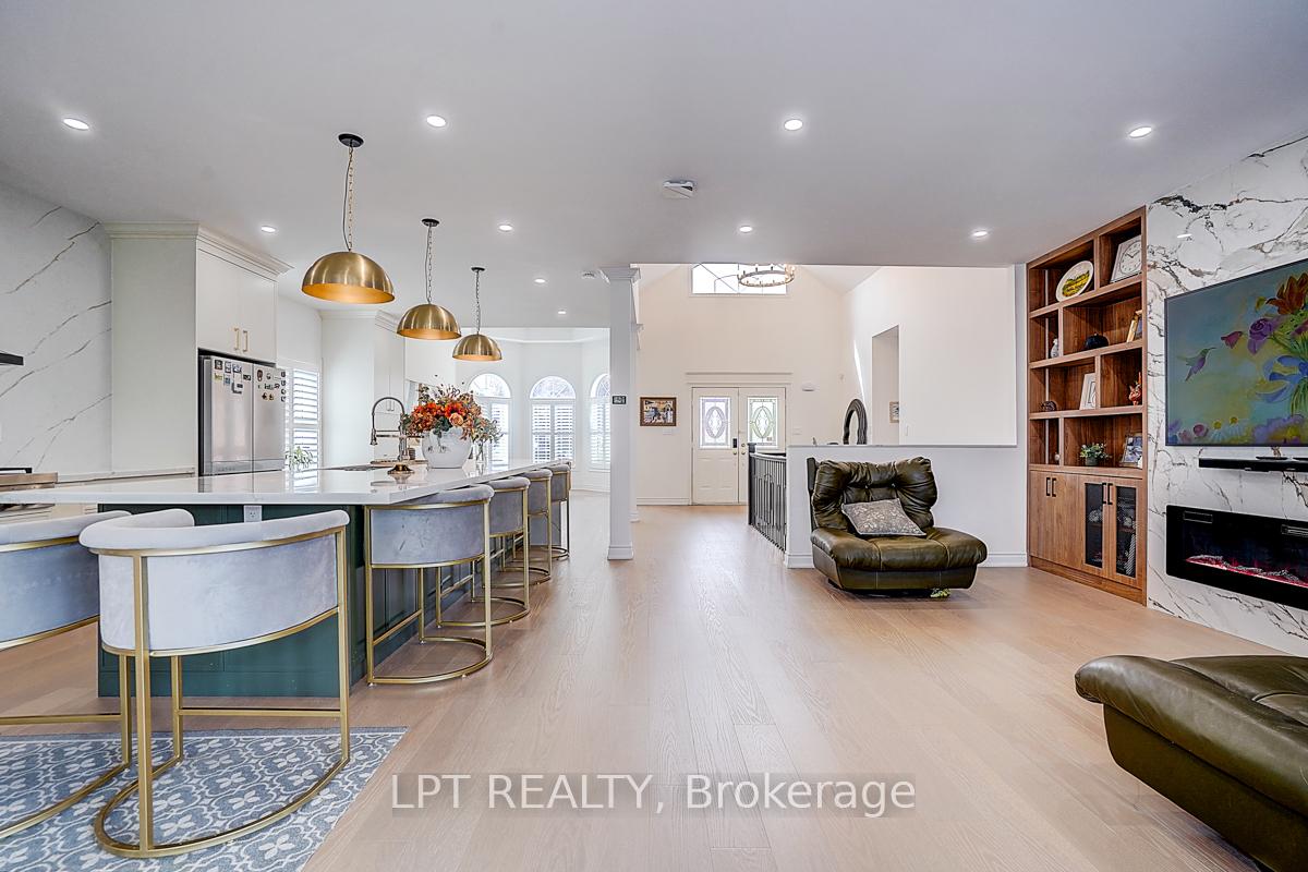Photo 13 of 585 Holgate Circle, Newmarket, Stonehaven-Wyndham — HOMEH
