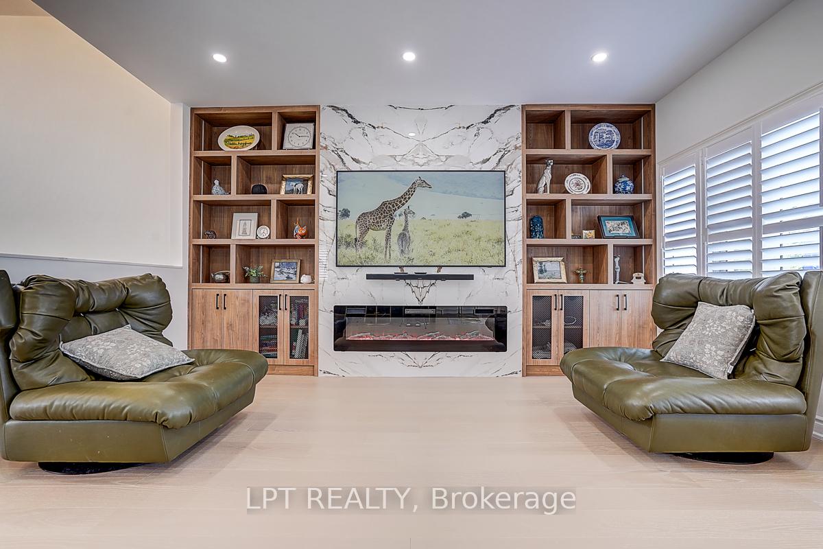Photo 16 of 585 Holgate Circle, Newmarket, Stonehaven-Wyndham — HOMEH