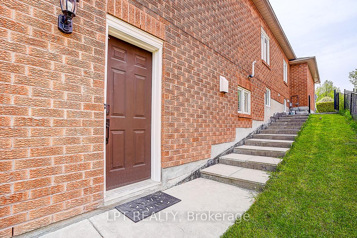Photo 39 of 585 Holgate Circle, Newmarket, Stonehaven-Wyndham — HOMEH