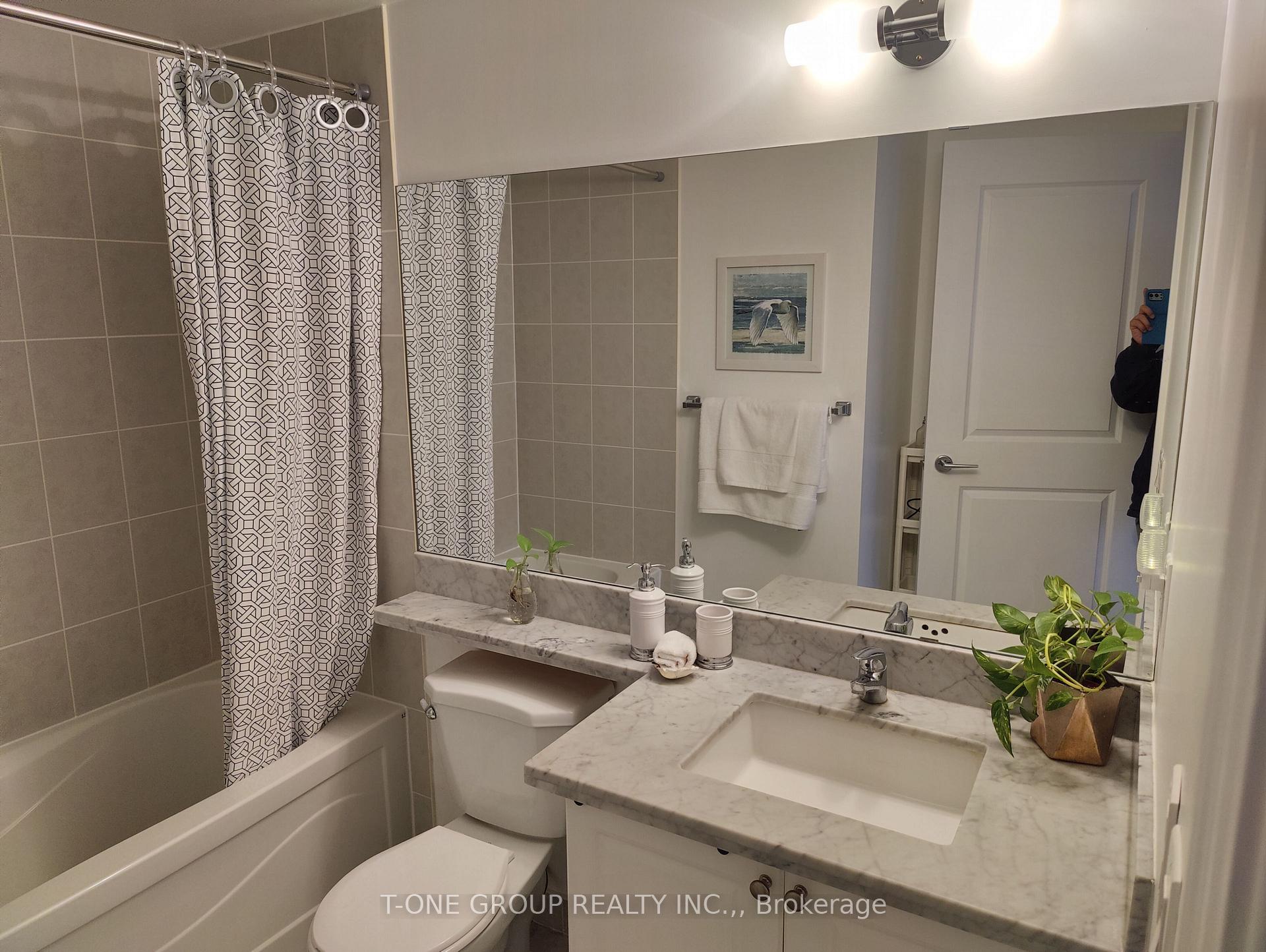 Photo 7 of Unit 207, 57 Upper Duke Crescent, Markham, Unionville — HOMEH