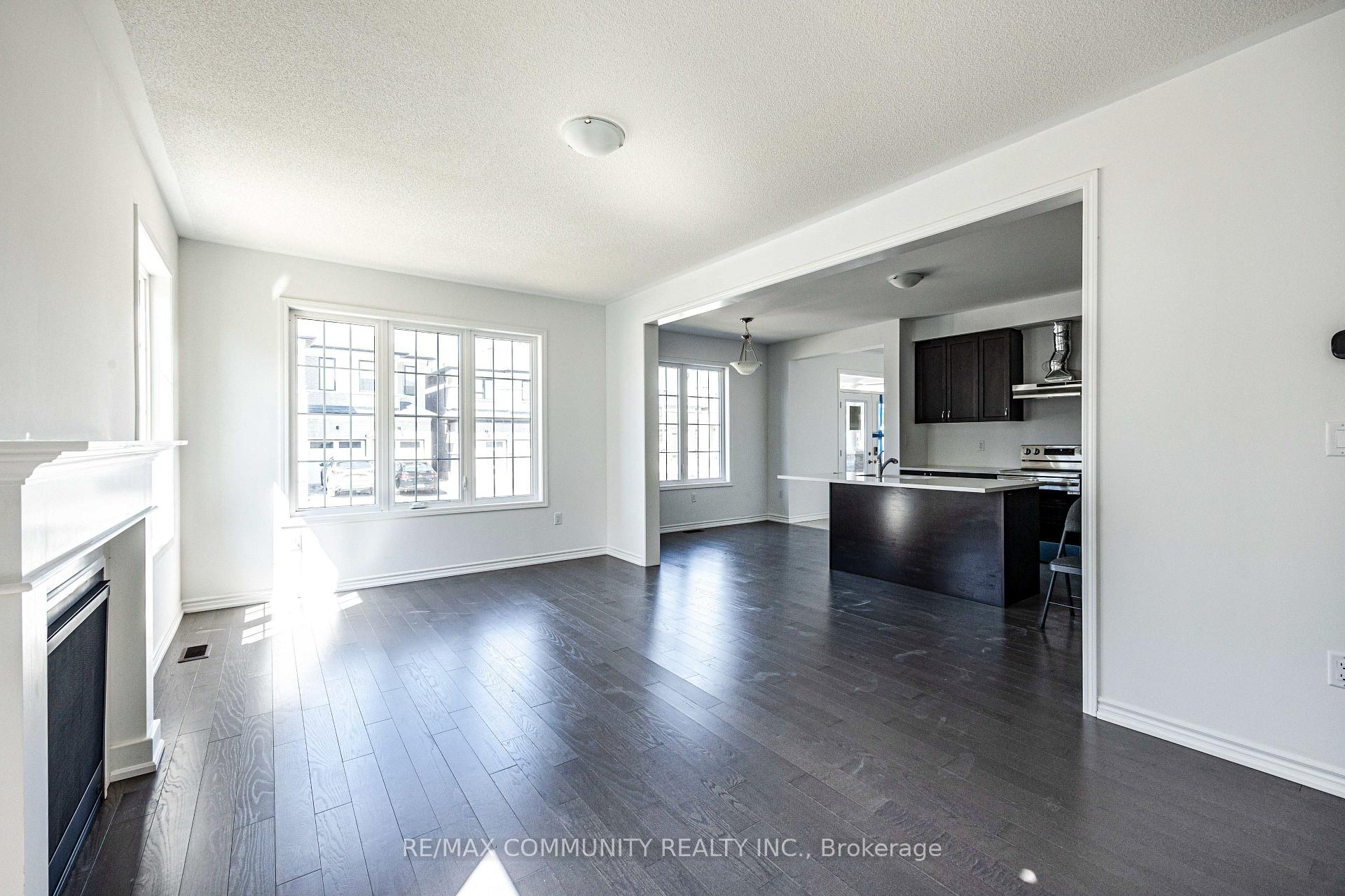Photo 7 of 1483 Mockingbird Square, Pickering, Rural Pickering — HOMEH
