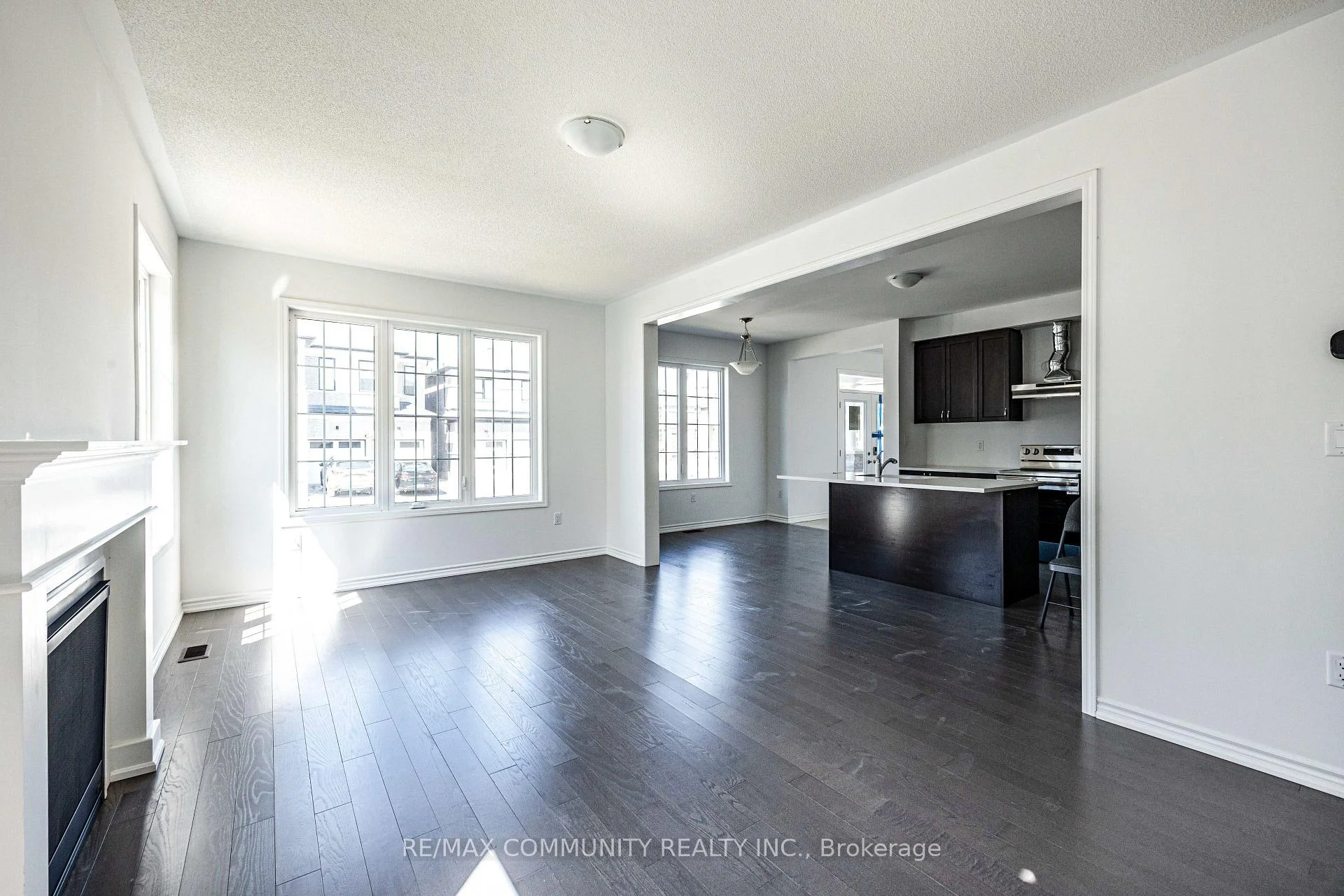 Photo 8 of 1483 Mockingbird Square, Pickering, Rural Pickering — HOMEH